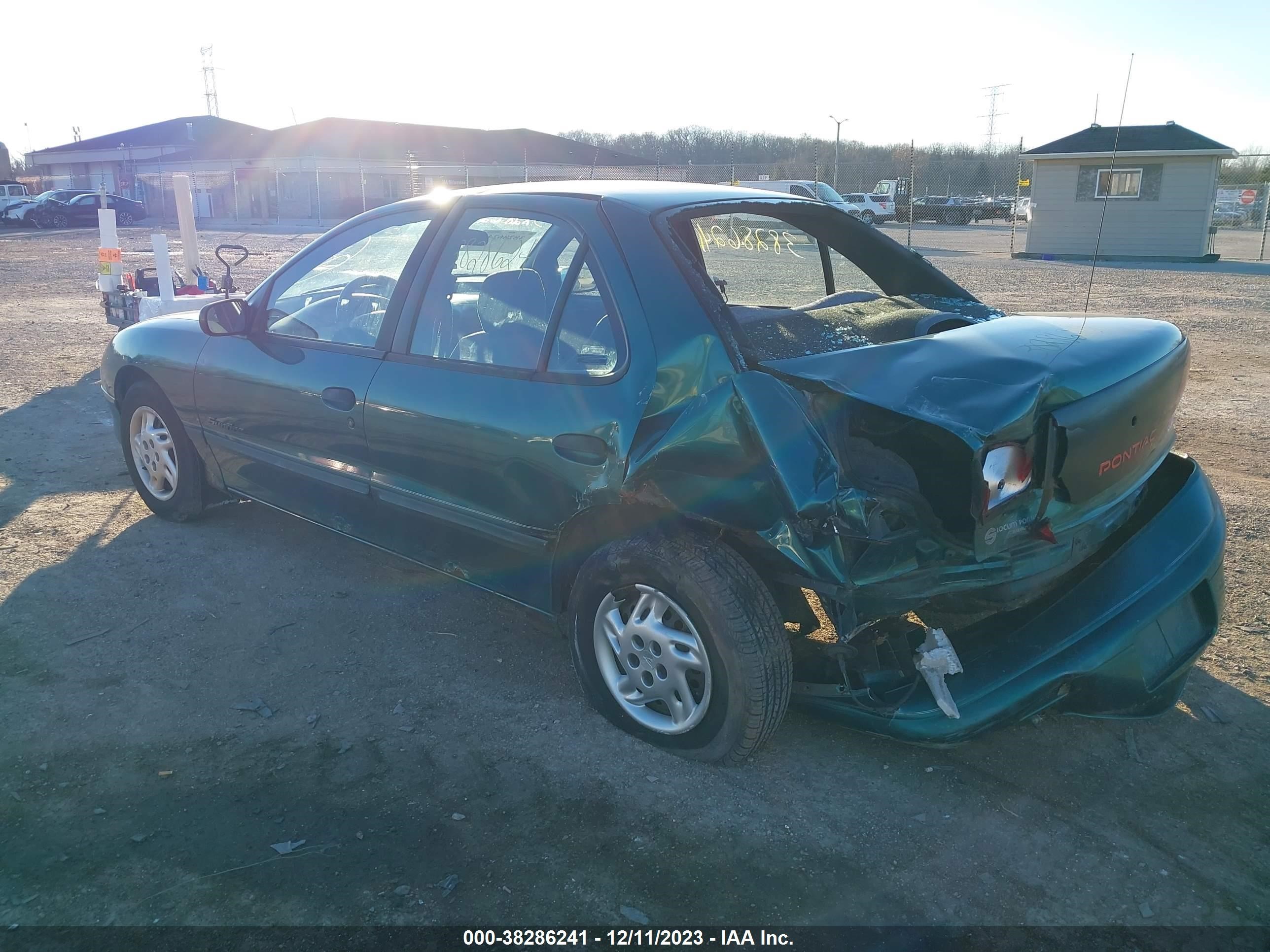 Photo 2 VIN: 1G2JB5249V7501810 - PONTIAC SUNFIRE 