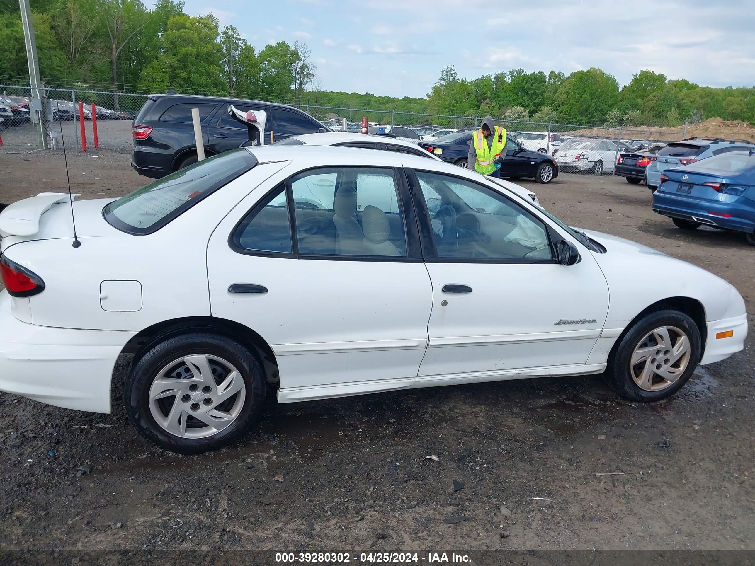 Photo 13 VIN: 1G2JB5249Y7188570 - PONTIAC SUNFIRE 