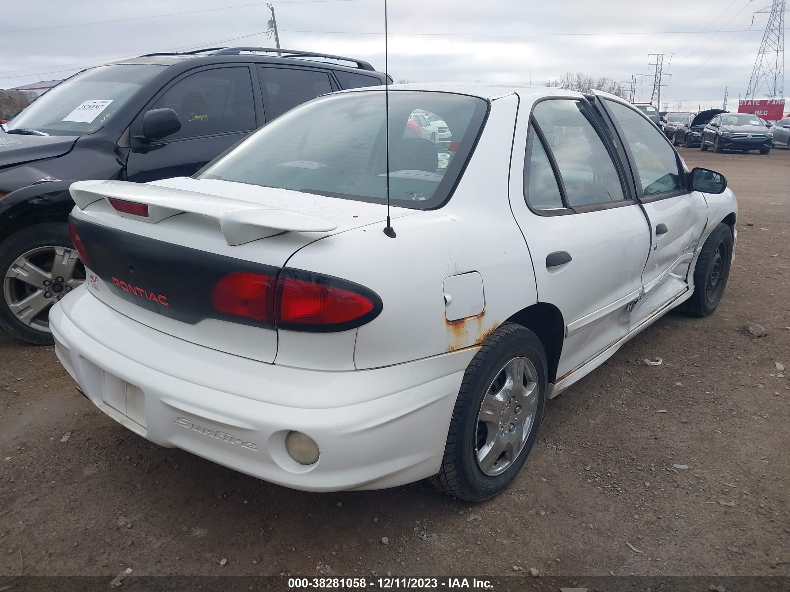 Photo 3 VIN: 1G2JB52F127486281 - PONTIAC SUNFIRE 