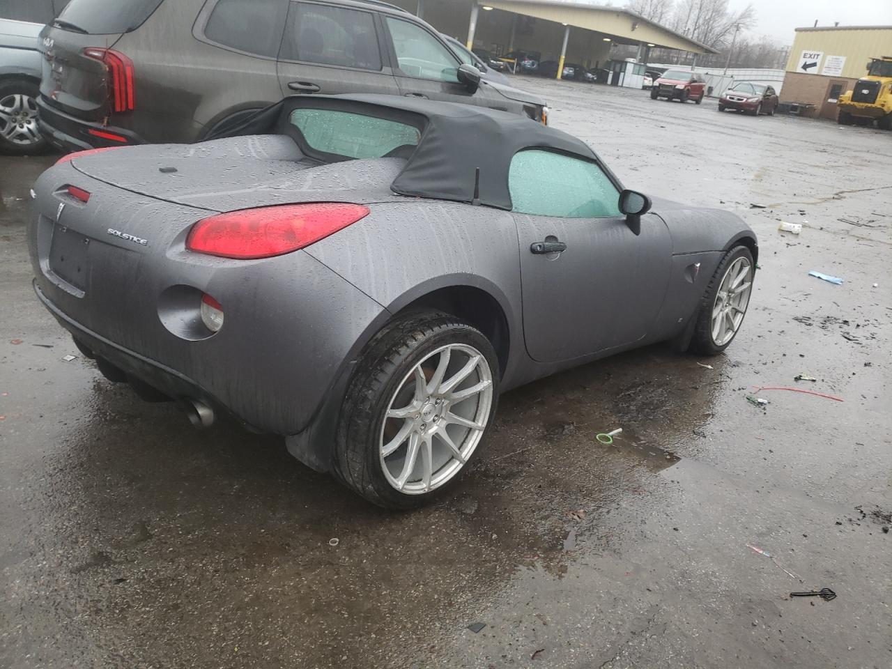 Photo 2 VIN: 1G2MB33B06Y102116 - PONTIAC SOLSTICE 