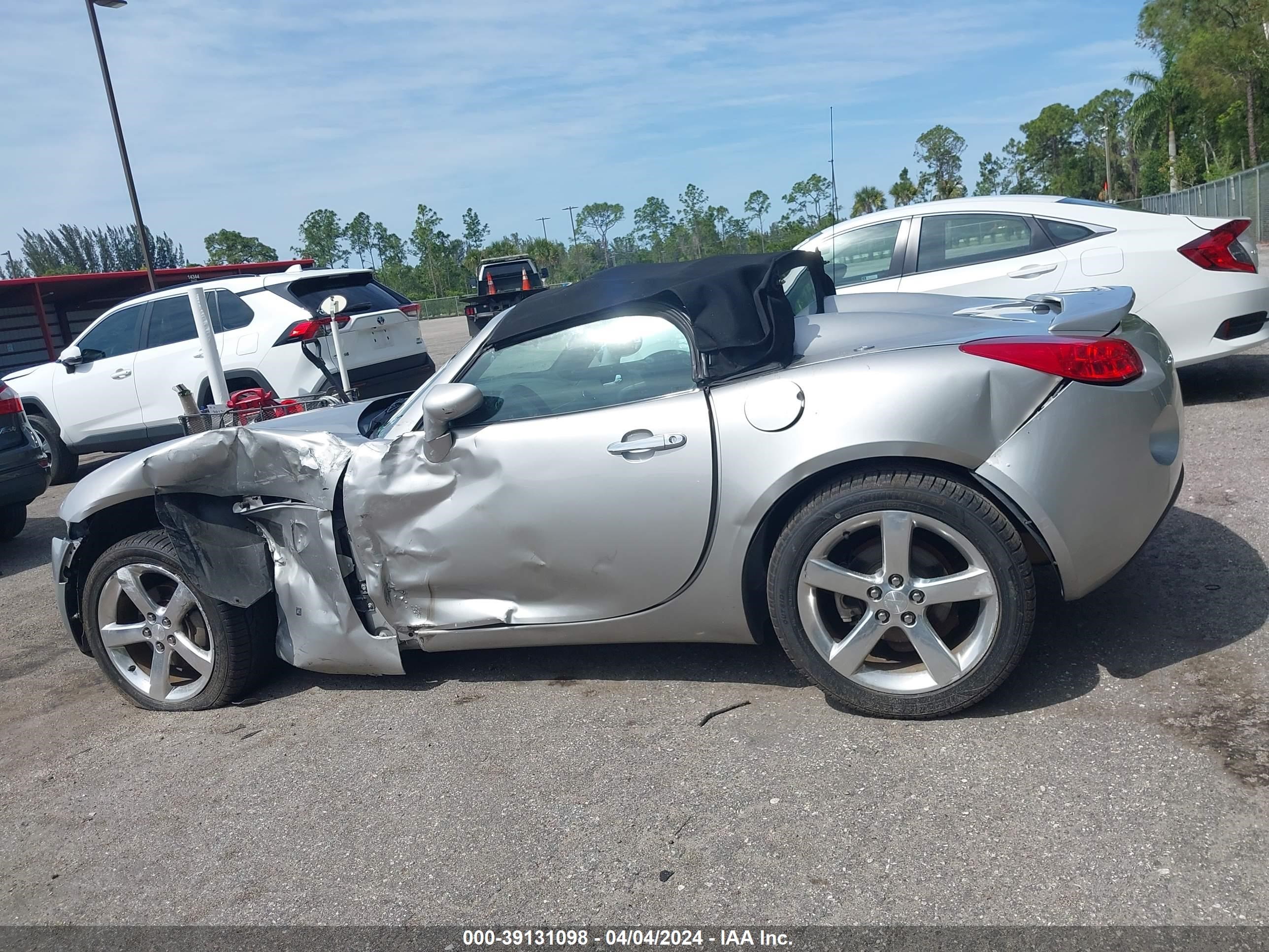 Photo 13 VIN: 1G2MB33B26Y100500 - PONTIAC SOLSTICE 