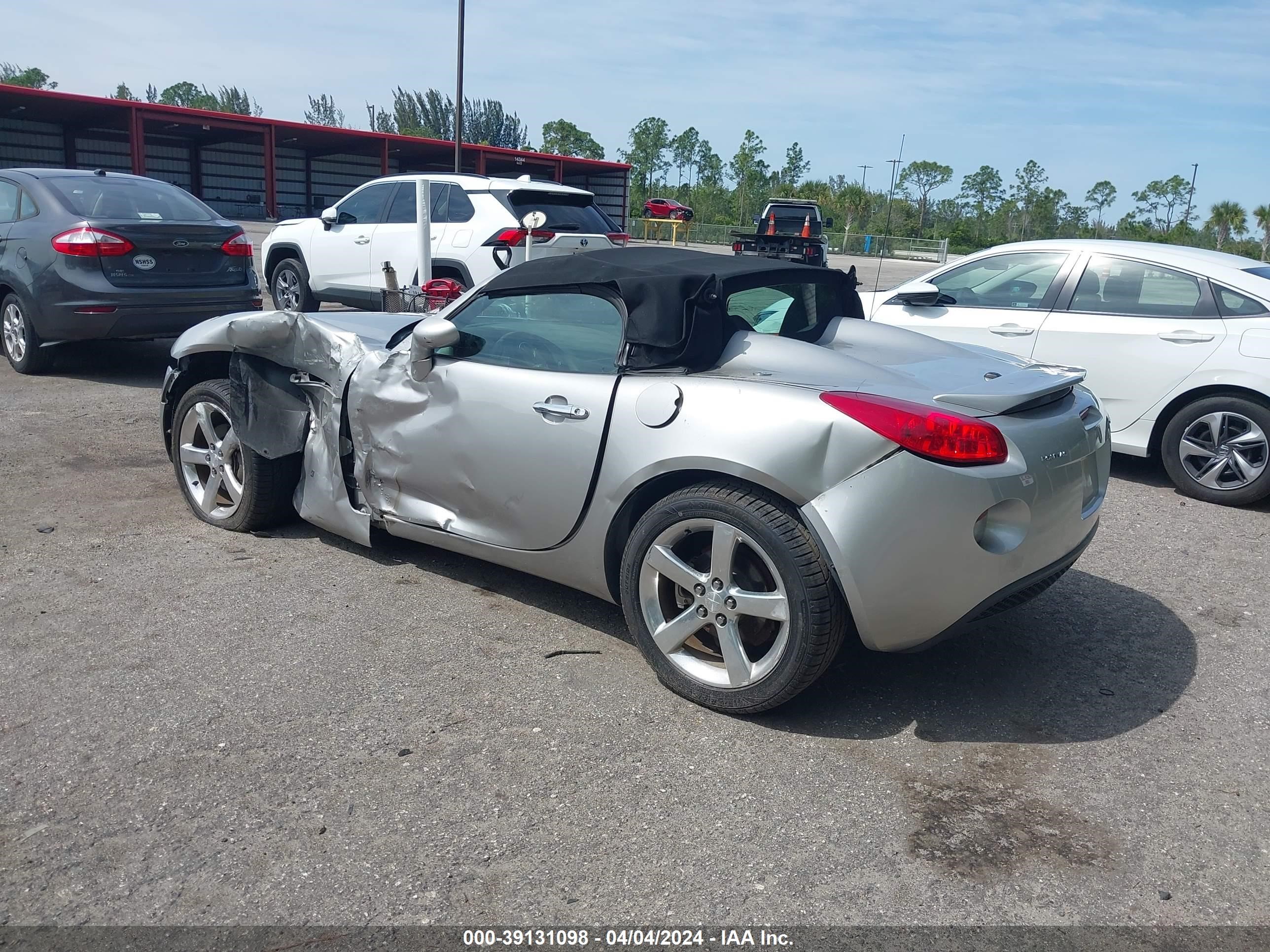 Photo 2 VIN: 1G2MB33B26Y100500 - PONTIAC SOLSTICE 