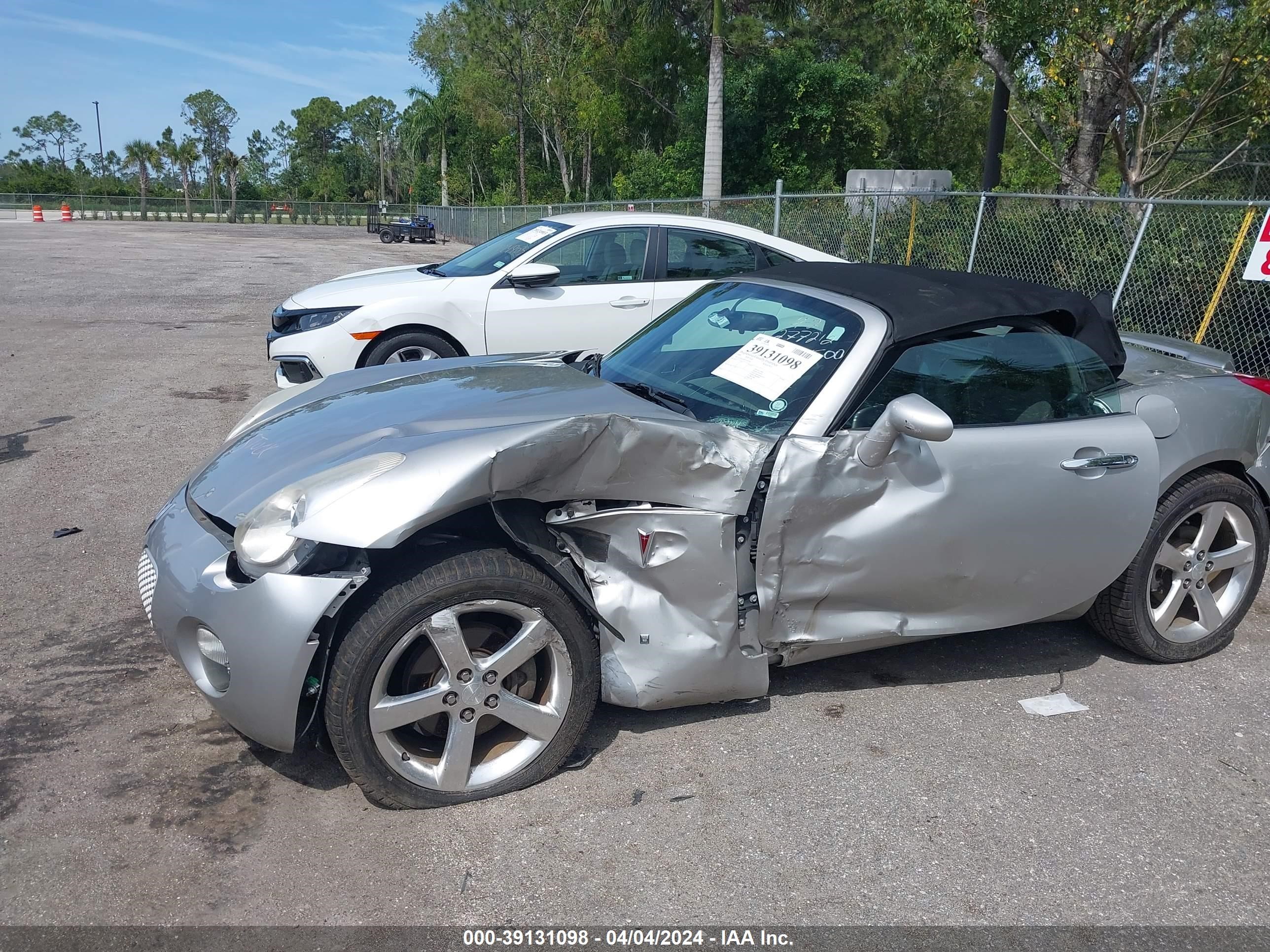 Photo 5 VIN: 1G2MB33B26Y100500 - PONTIAC SOLSTICE 