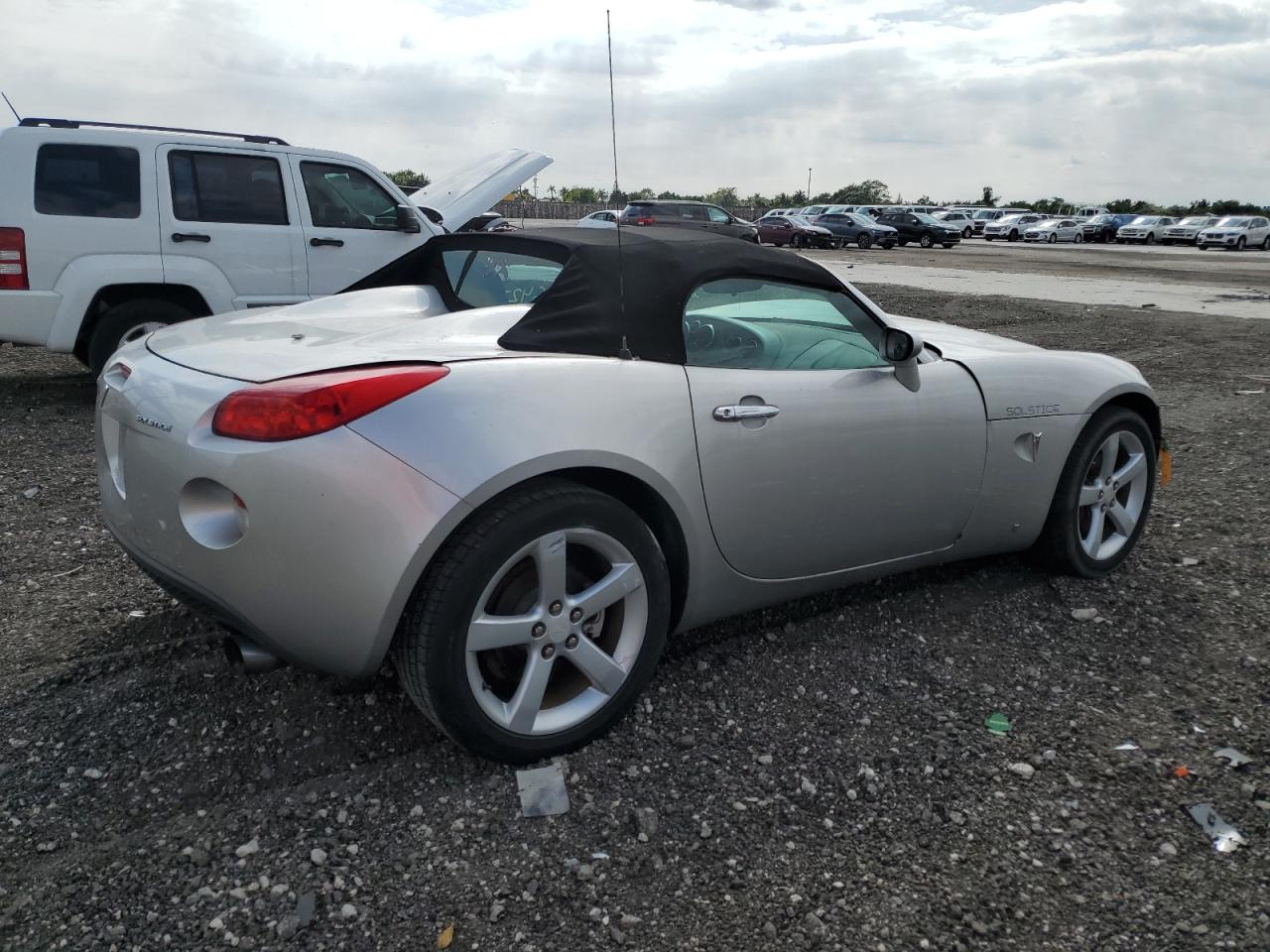 Photo 2 VIN: 1G2MB33B66Y106753 - PONTIAC SOLSTICE 