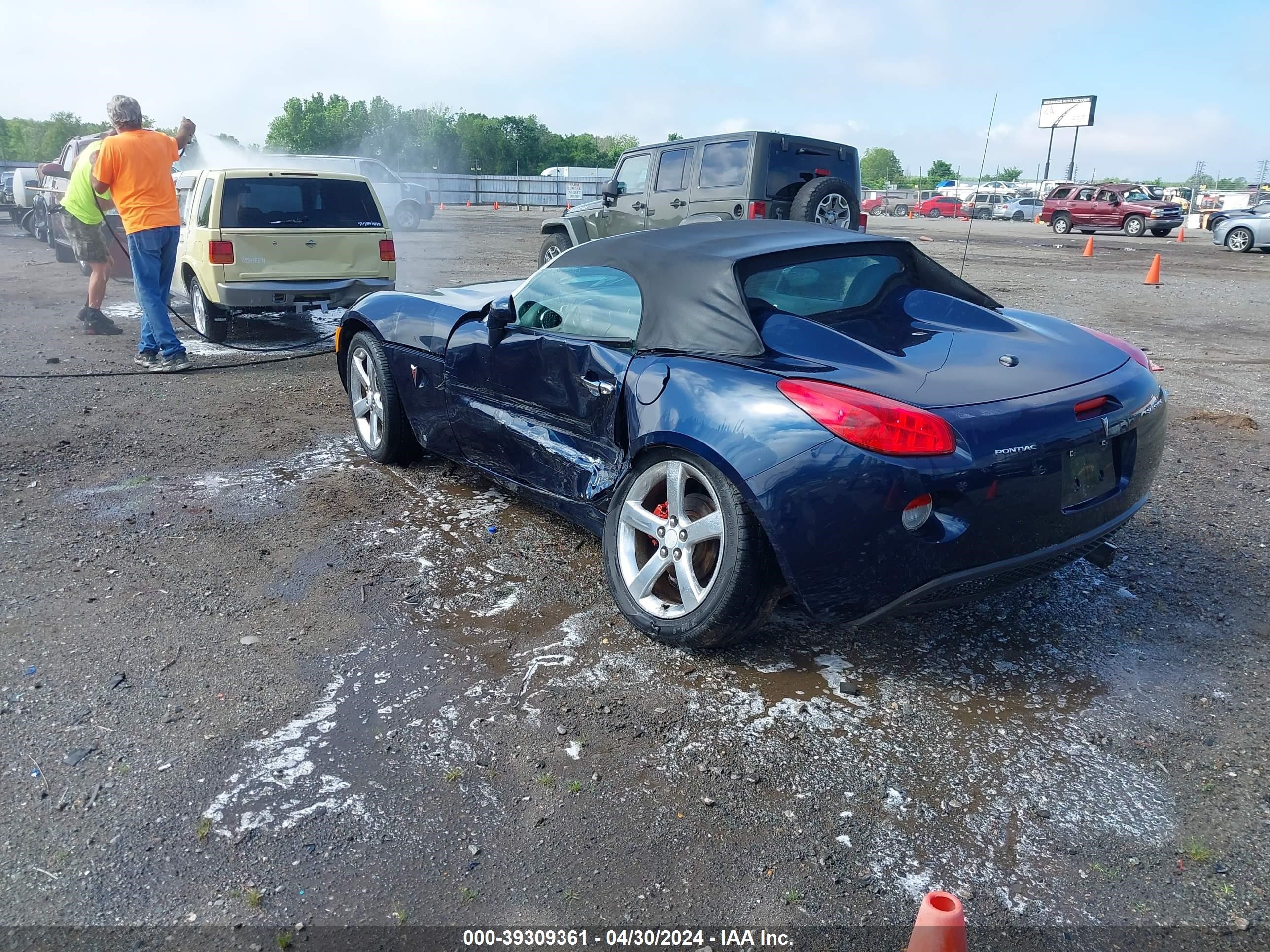 Photo 2 VIN: 1G2MB33B66Y108681 - PONTIAC SOLSTICE 