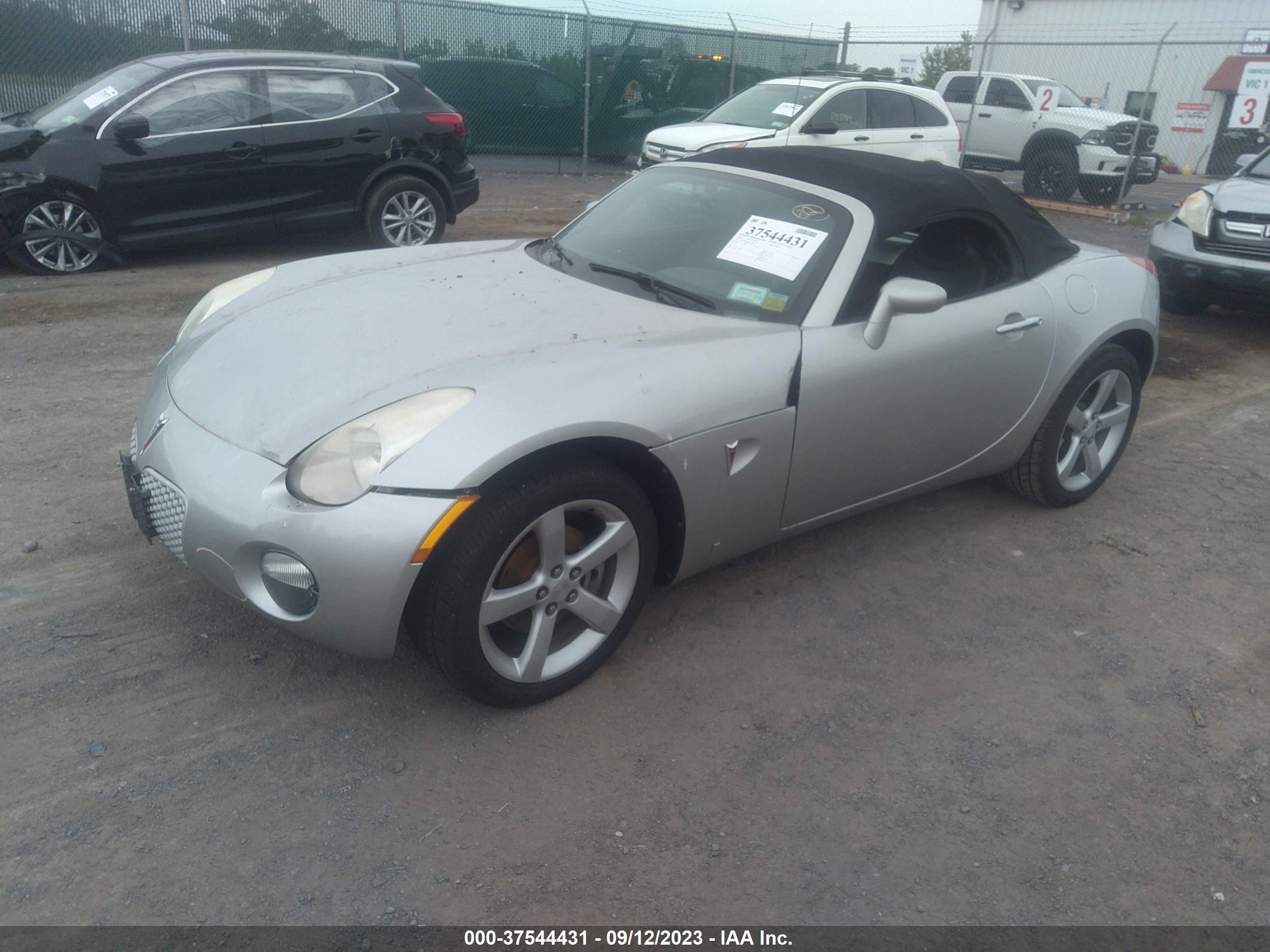 Photo 1 VIN: 1G2MB33B96Y105676 - PONTIAC SOLSTICE 