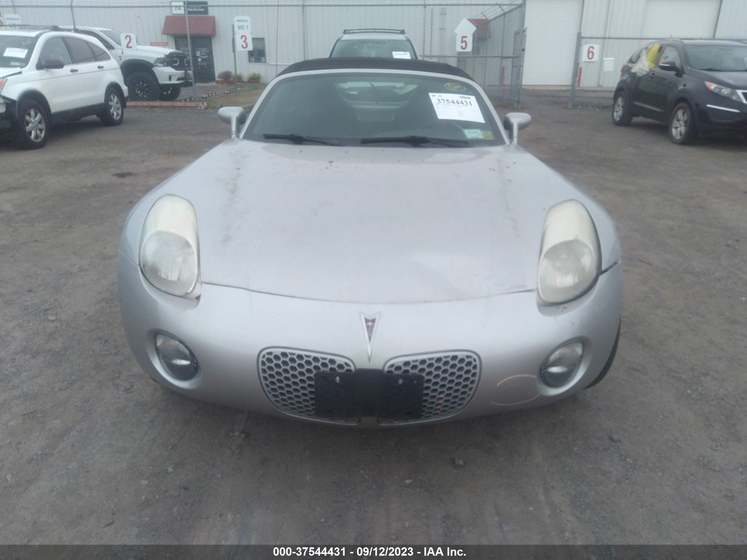 Photo 11 VIN: 1G2MB33B96Y105676 - PONTIAC SOLSTICE 