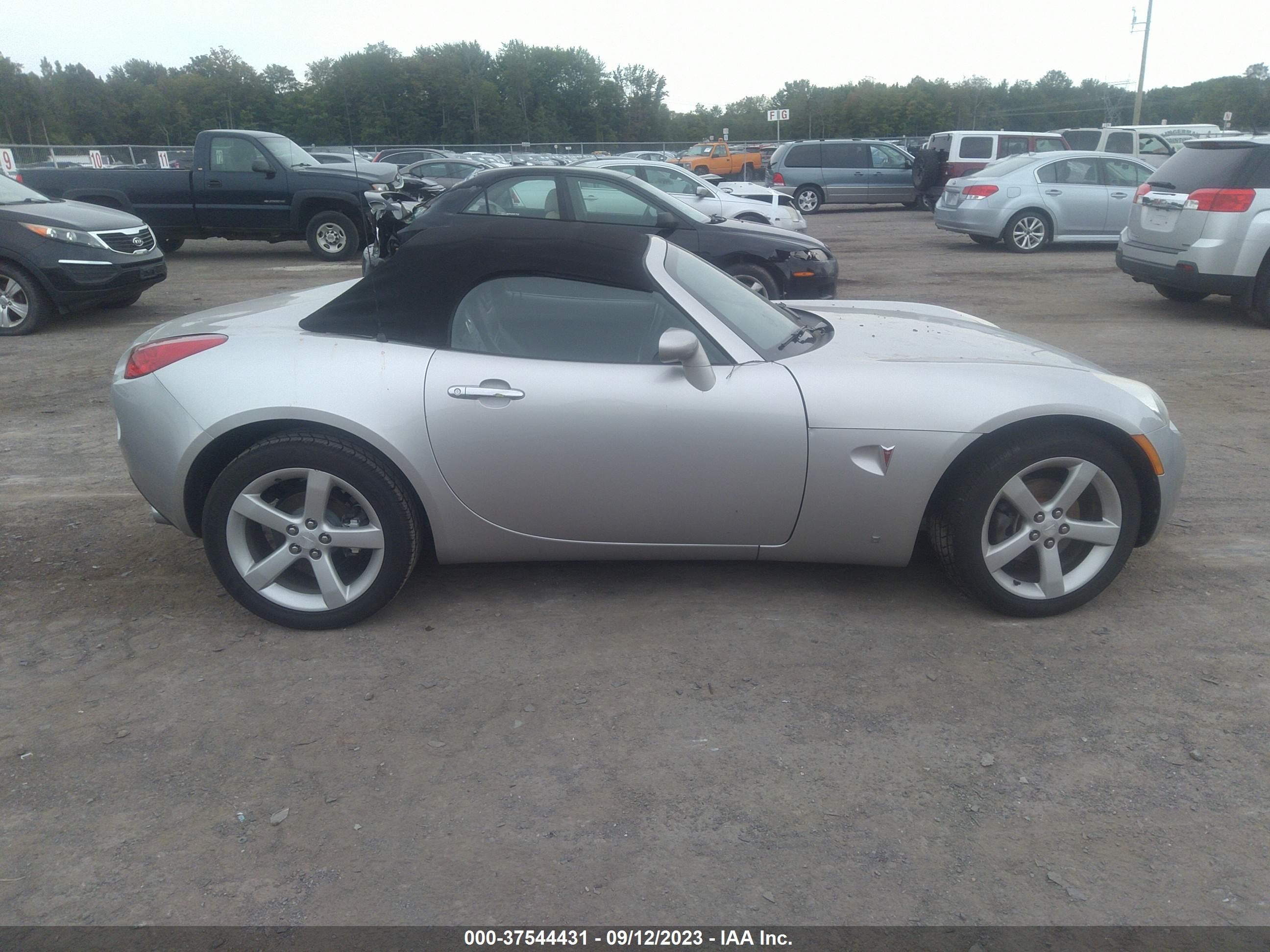 Photo 12 VIN: 1G2MB33B96Y105676 - PONTIAC SOLSTICE 