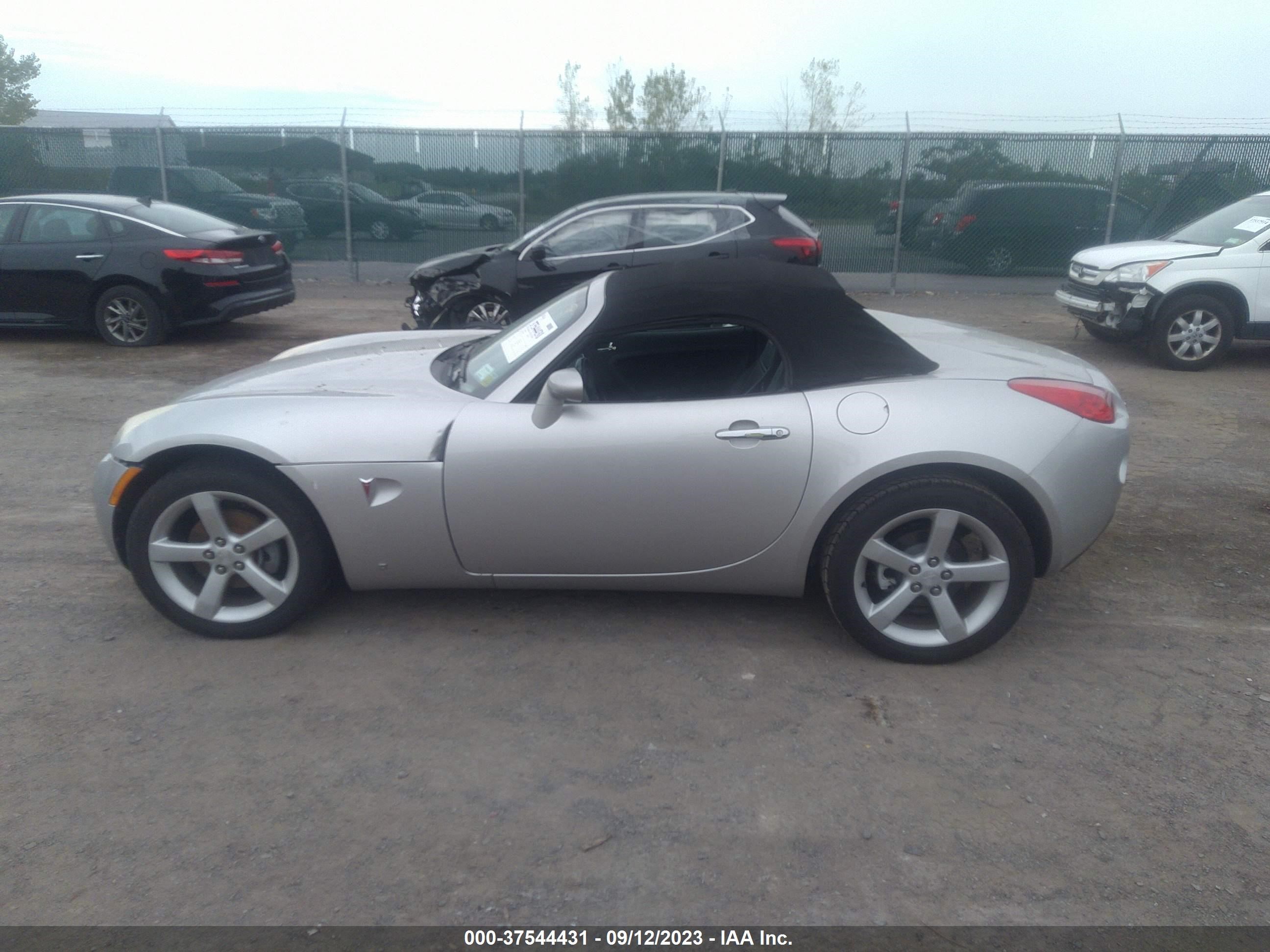 Photo 13 VIN: 1G2MB33B96Y105676 - PONTIAC SOLSTICE 