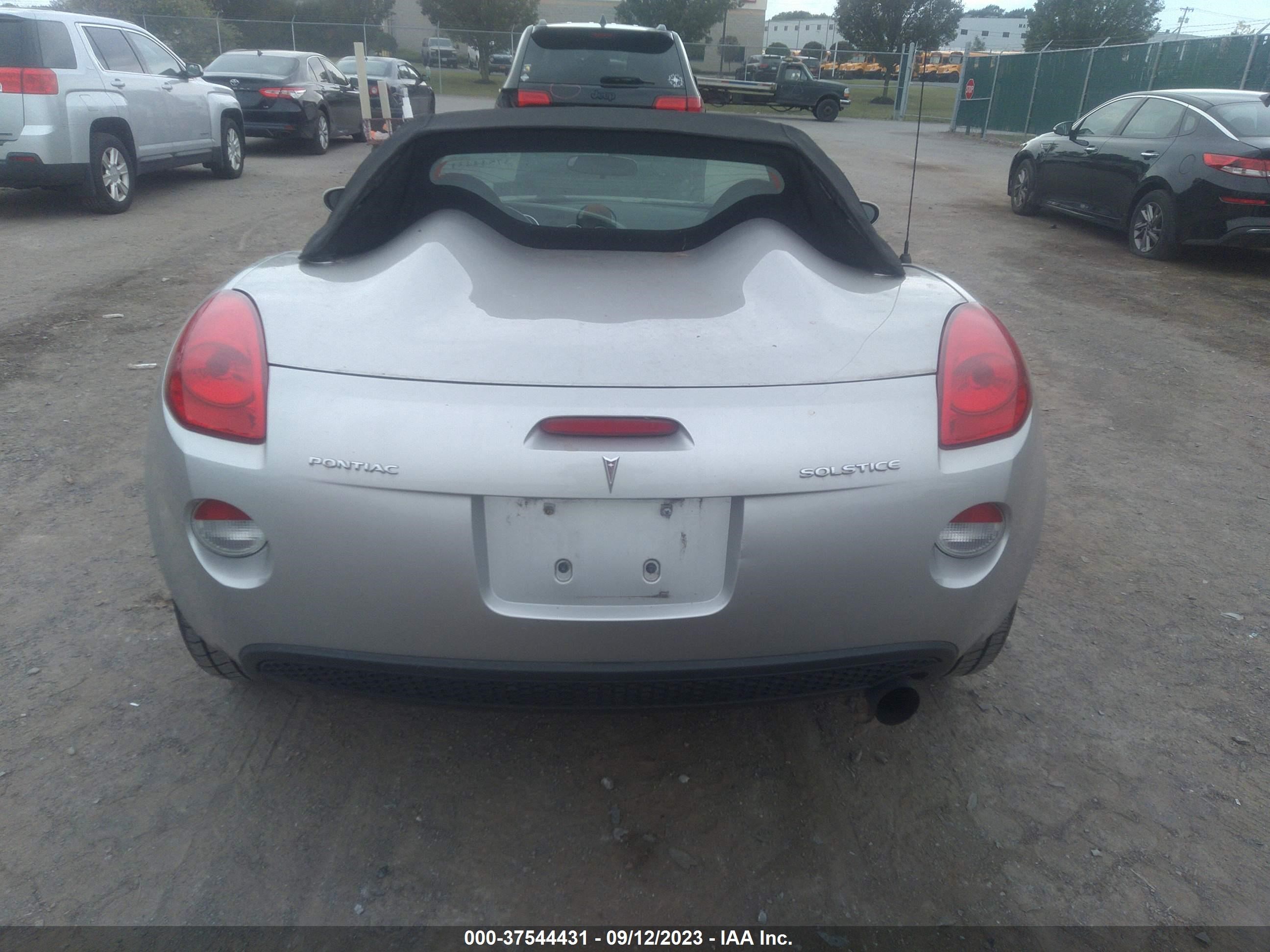 Photo 15 VIN: 1G2MB33B96Y105676 - PONTIAC SOLSTICE 