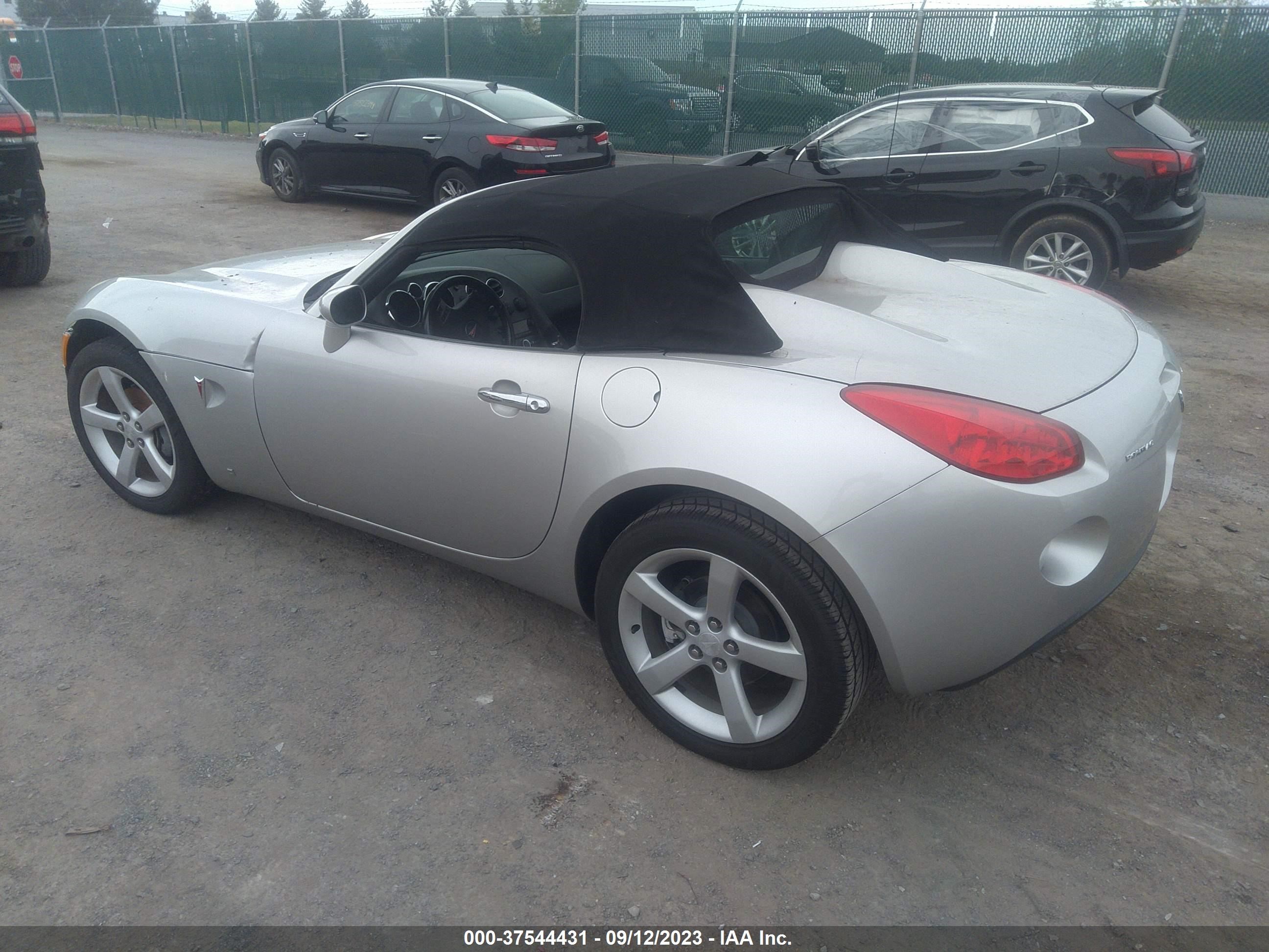 Photo 2 VIN: 1G2MB33B96Y105676 - PONTIAC SOLSTICE 