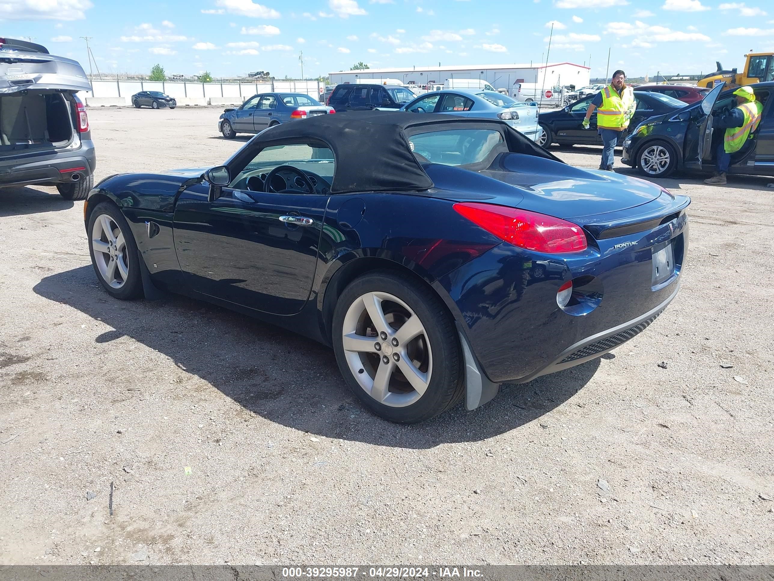 Photo 2 VIN: 1G2MB33BX6Y102804 - PONTIAC SOLSTICE 