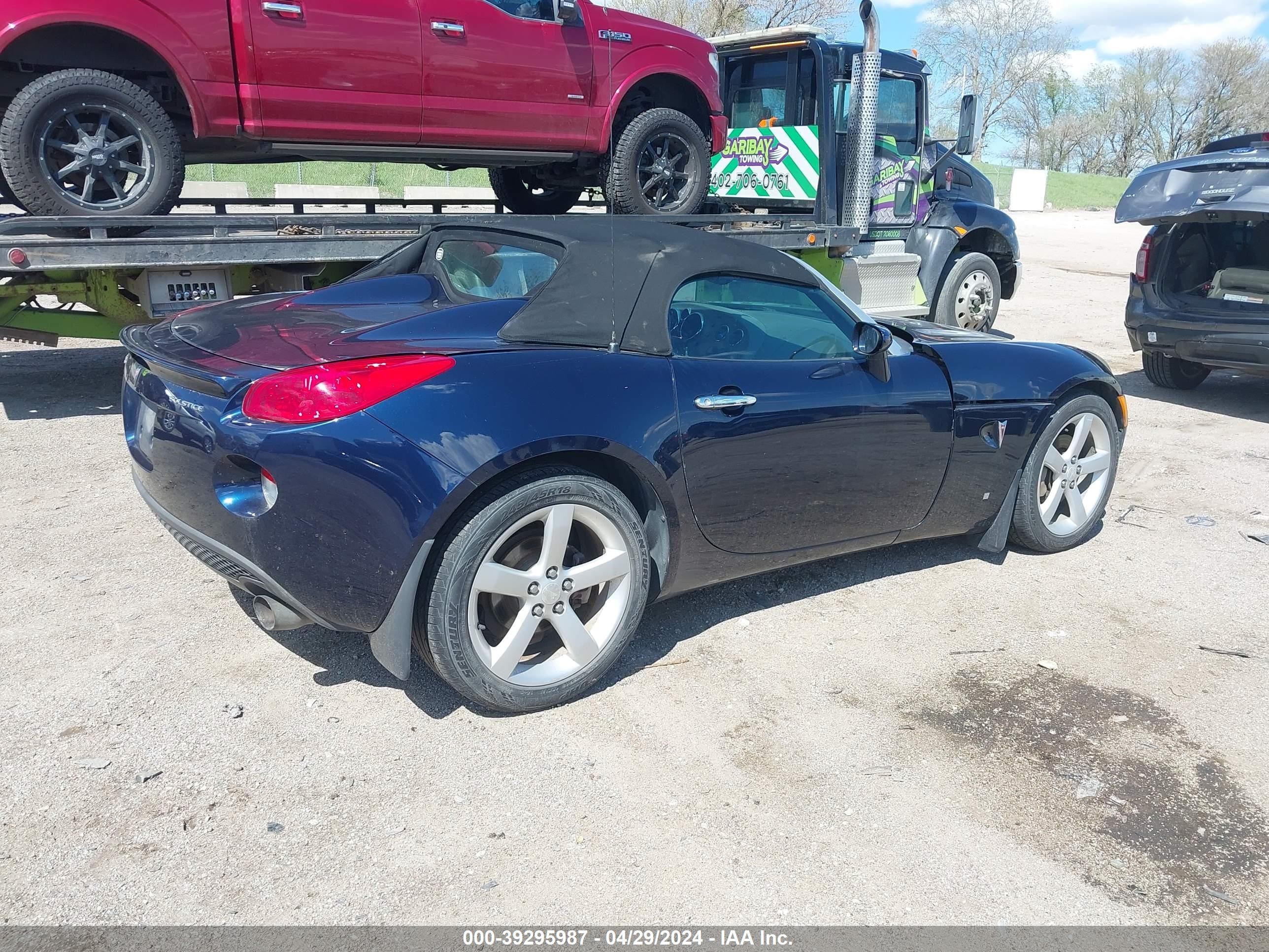 Photo 3 VIN: 1G2MB33BX6Y102804 - PONTIAC SOLSTICE 