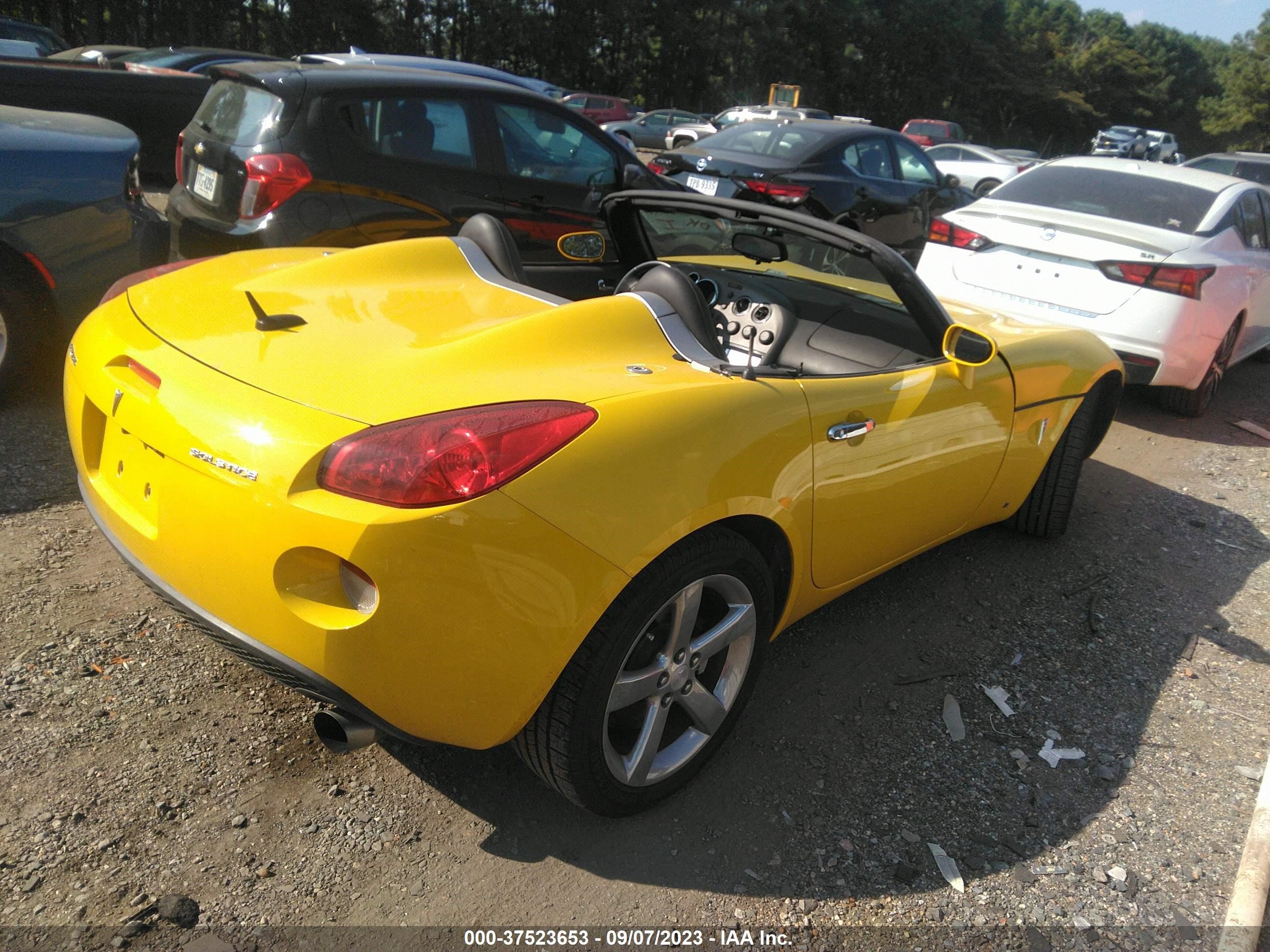 Photo 3 VIN: 1G2MB35B27Y108269 - PONTIAC SOLSTICE 