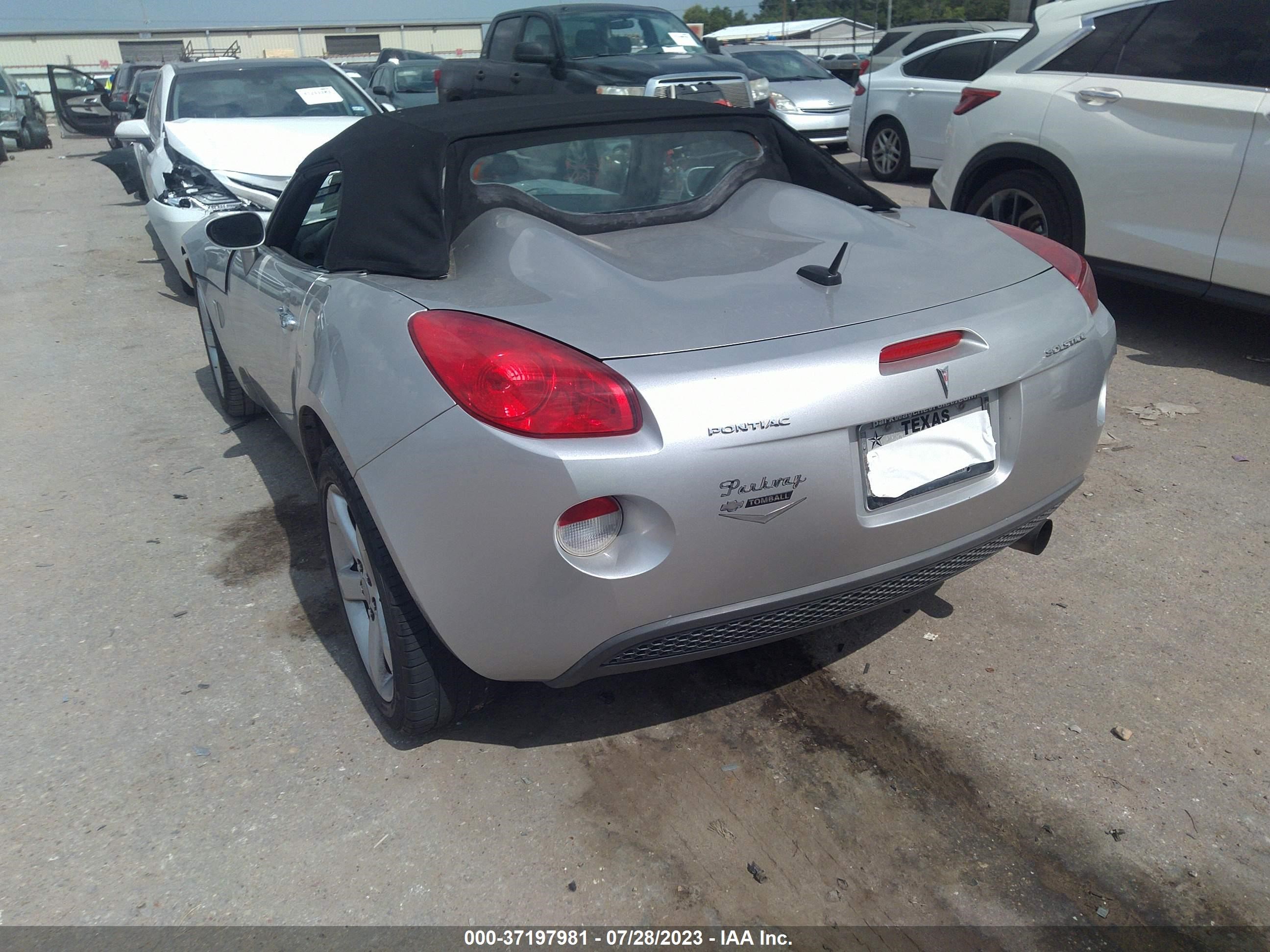 Photo 2 VIN: 1G2MB35B36Y115956 - PONTIAC SOLSTICE 