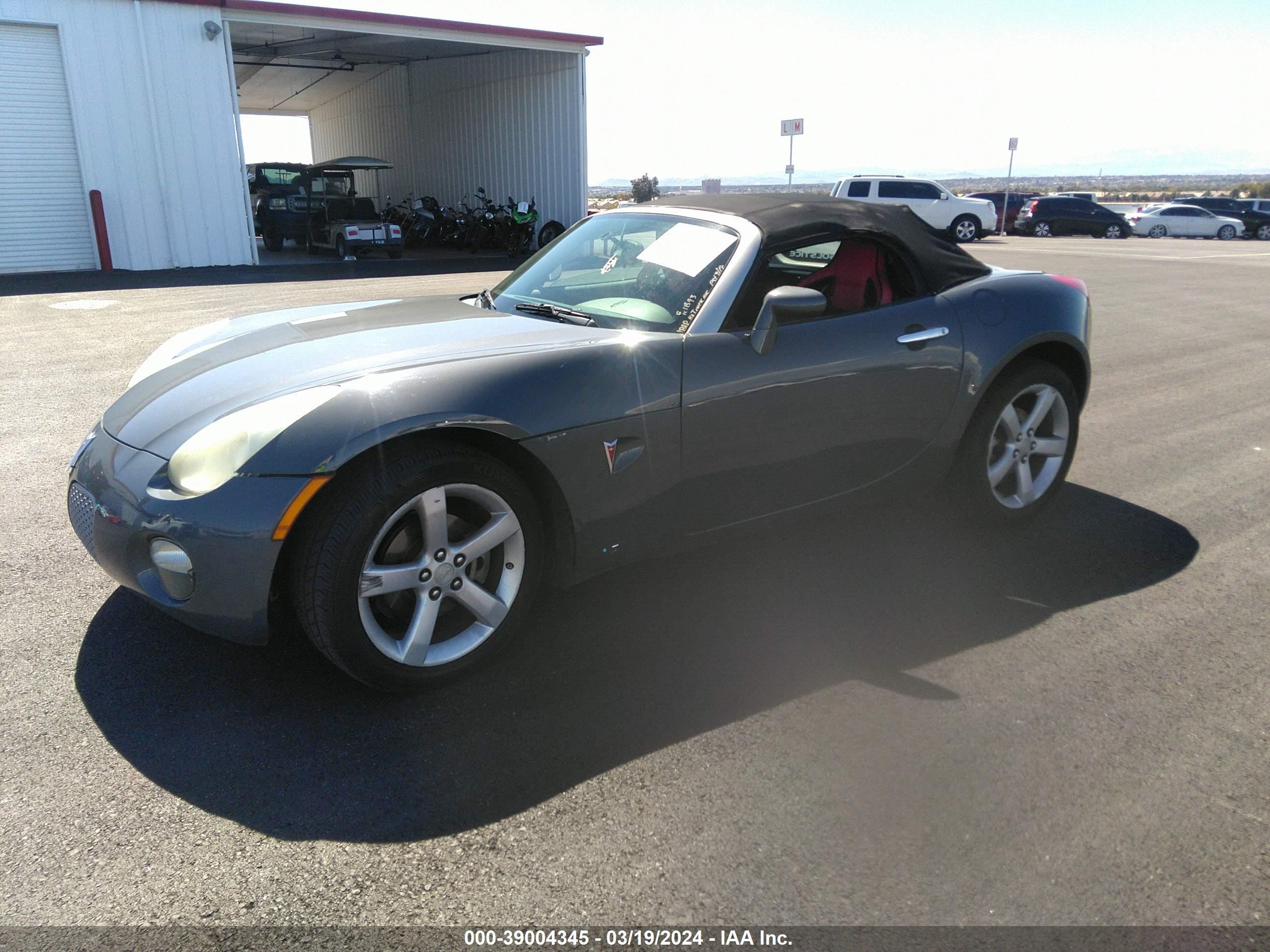 Photo 1 VIN: 1G2MB35B48Y128850 - PONTIAC SOLSTICE 