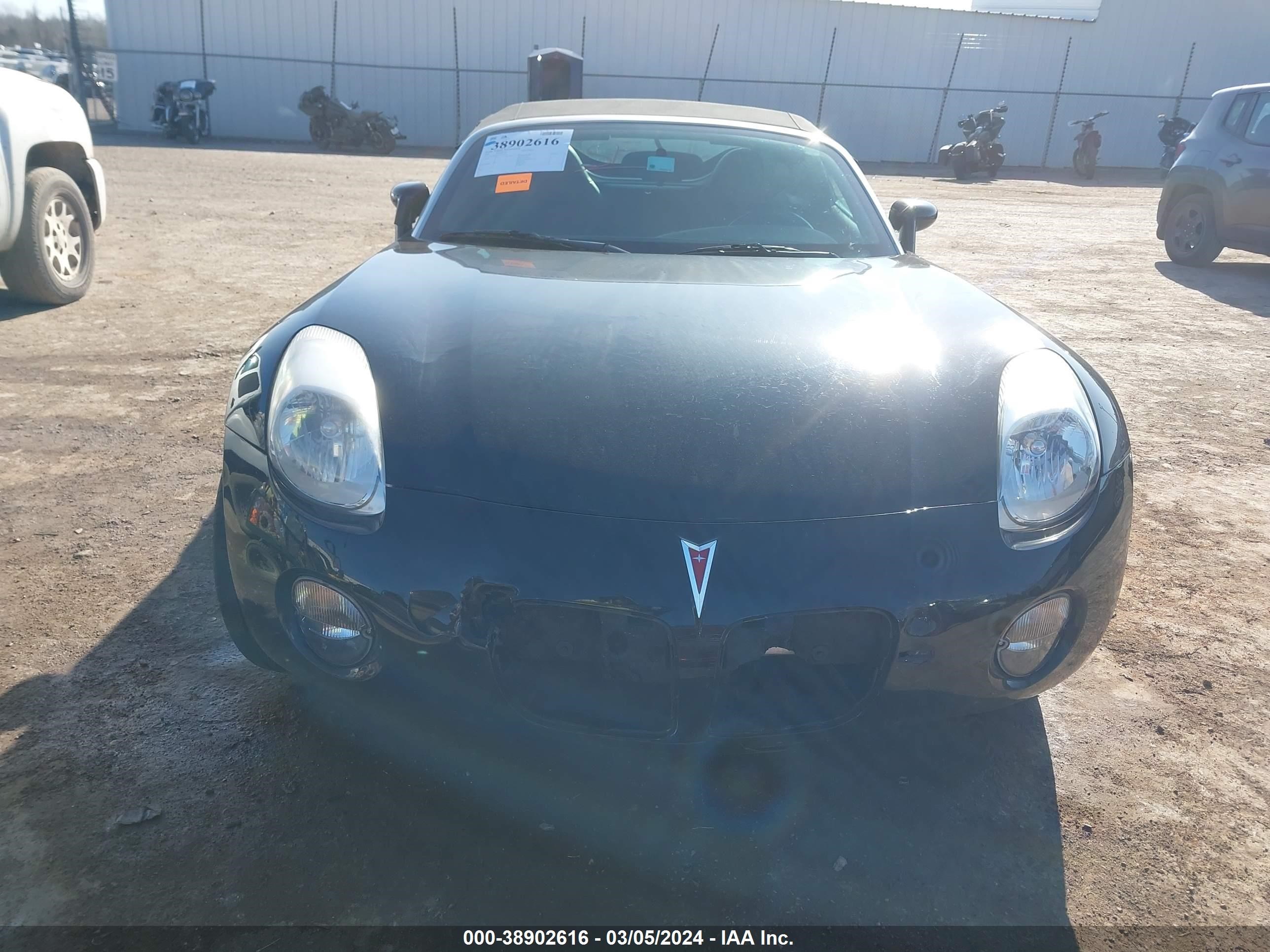 Photo 11 VIN: 1G2MB35B77Y111619 - PONTIAC SOLSTICE 