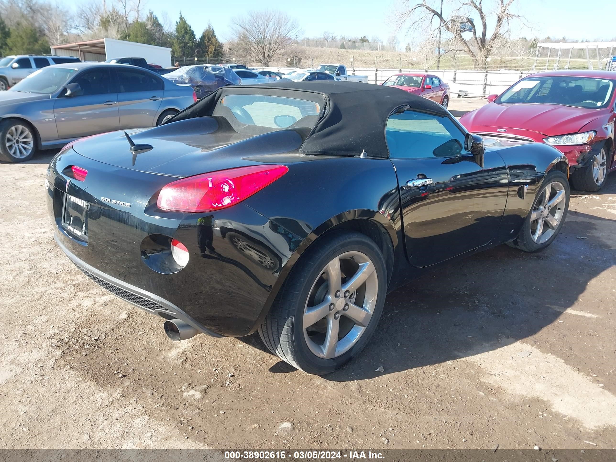 Photo 3 VIN: 1G2MB35B77Y111619 - PONTIAC SOLSTICE 