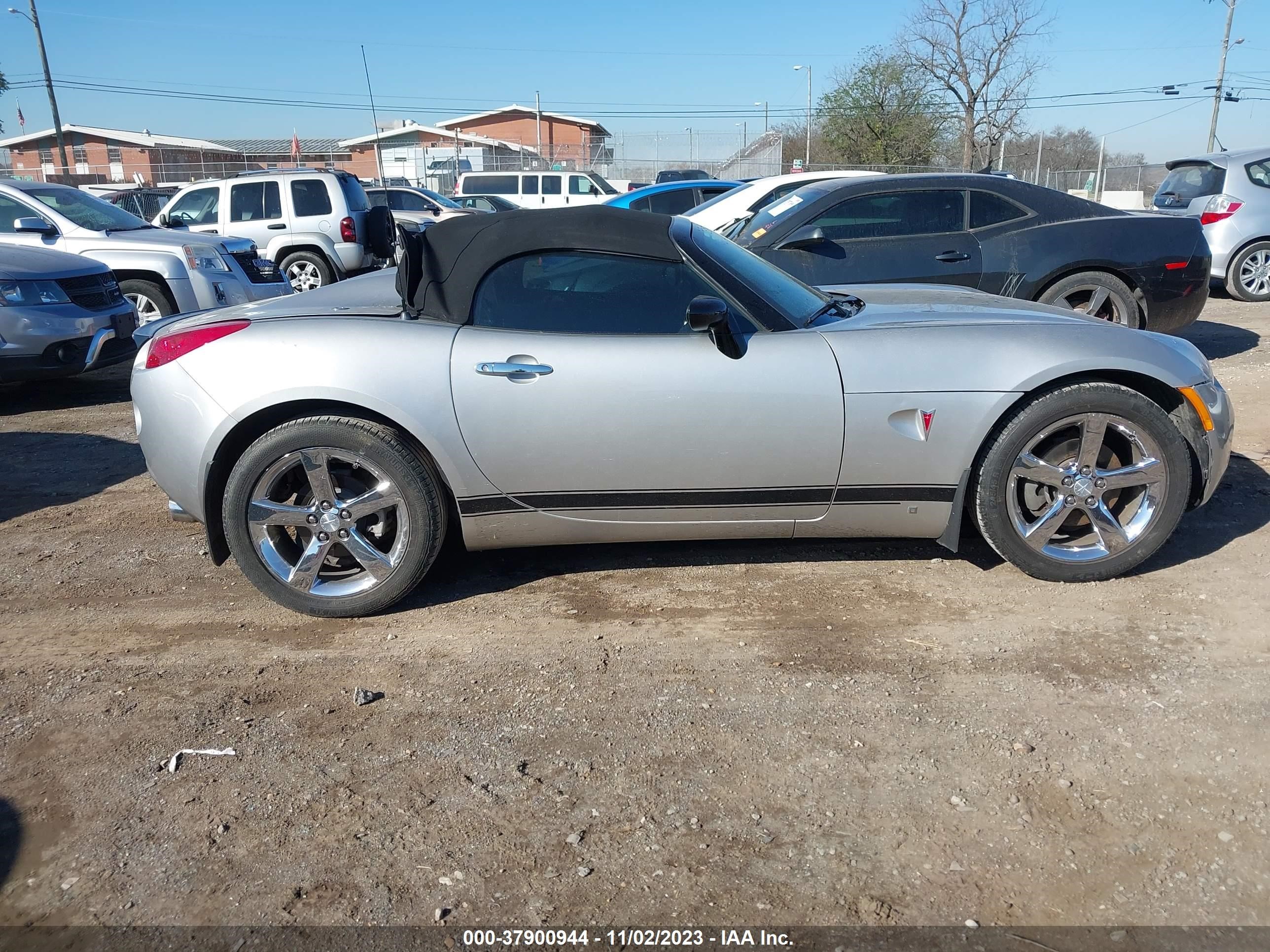 Photo 12 VIN: 1G2MB35B77Y132244 - PONTIAC SOLSTICE 