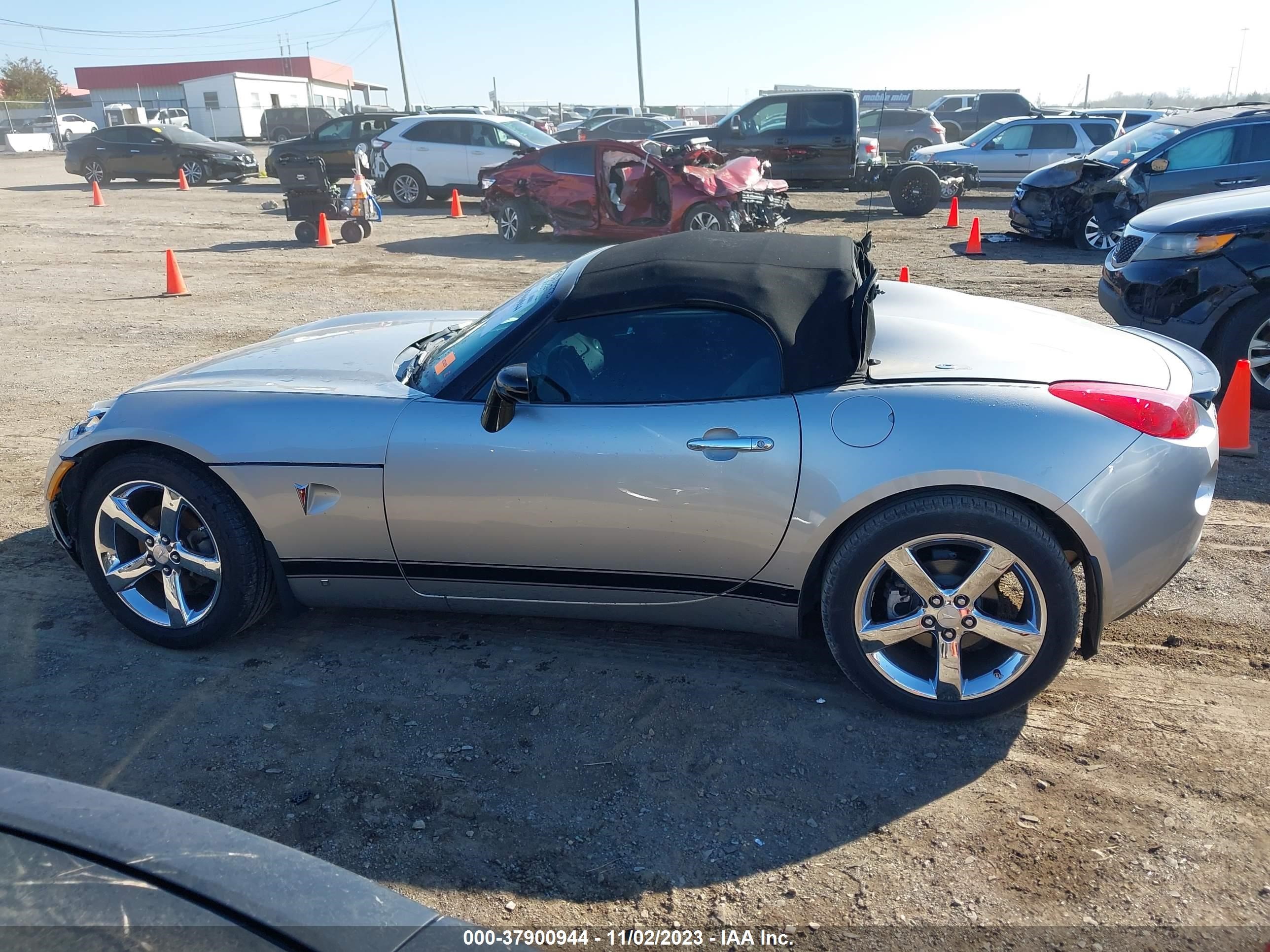 Photo 13 VIN: 1G2MB35B77Y132244 - PONTIAC SOLSTICE 