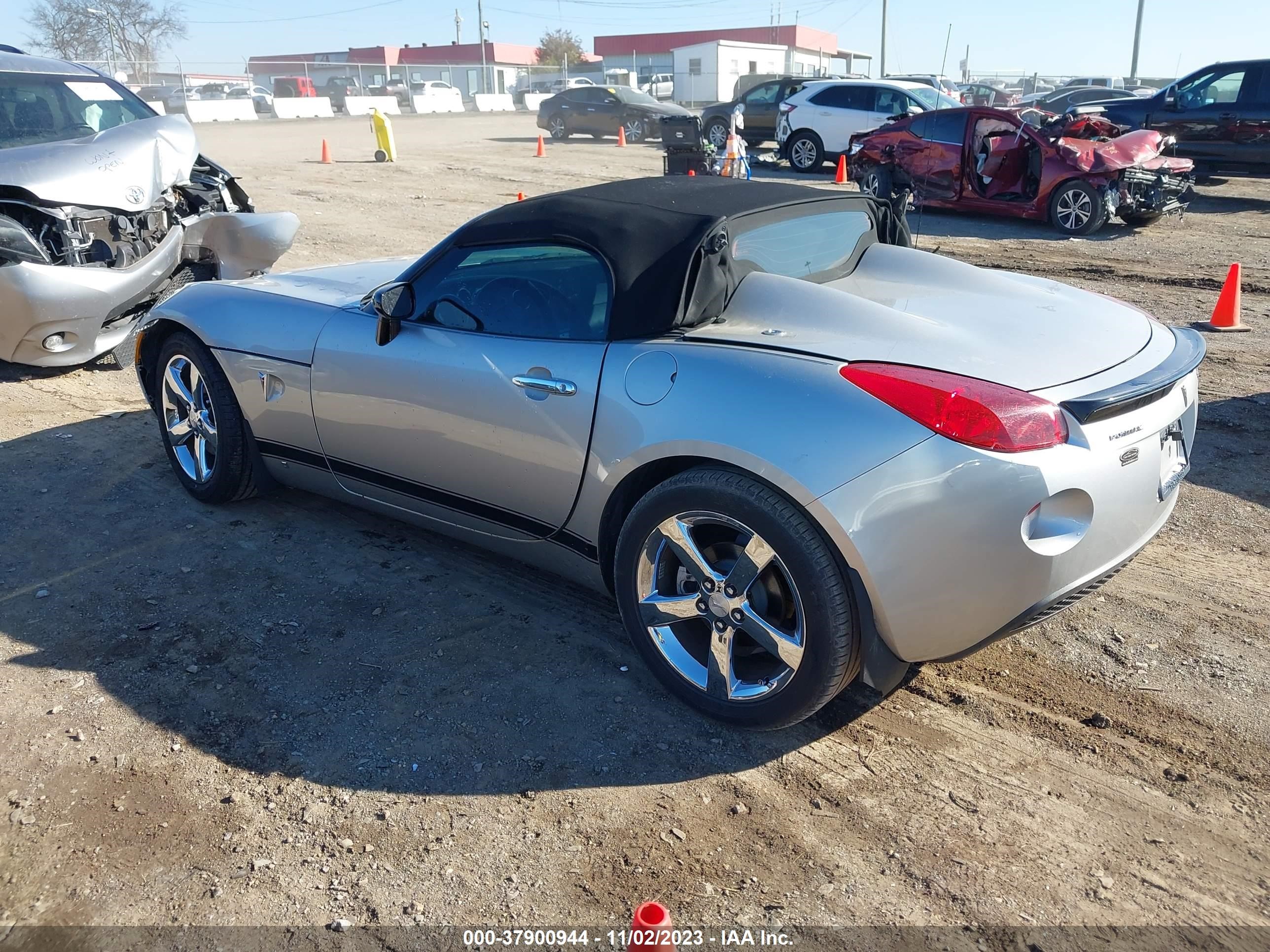 Photo 2 VIN: 1G2MB35B77Y132244 - PONTIAC SOLSTICE 