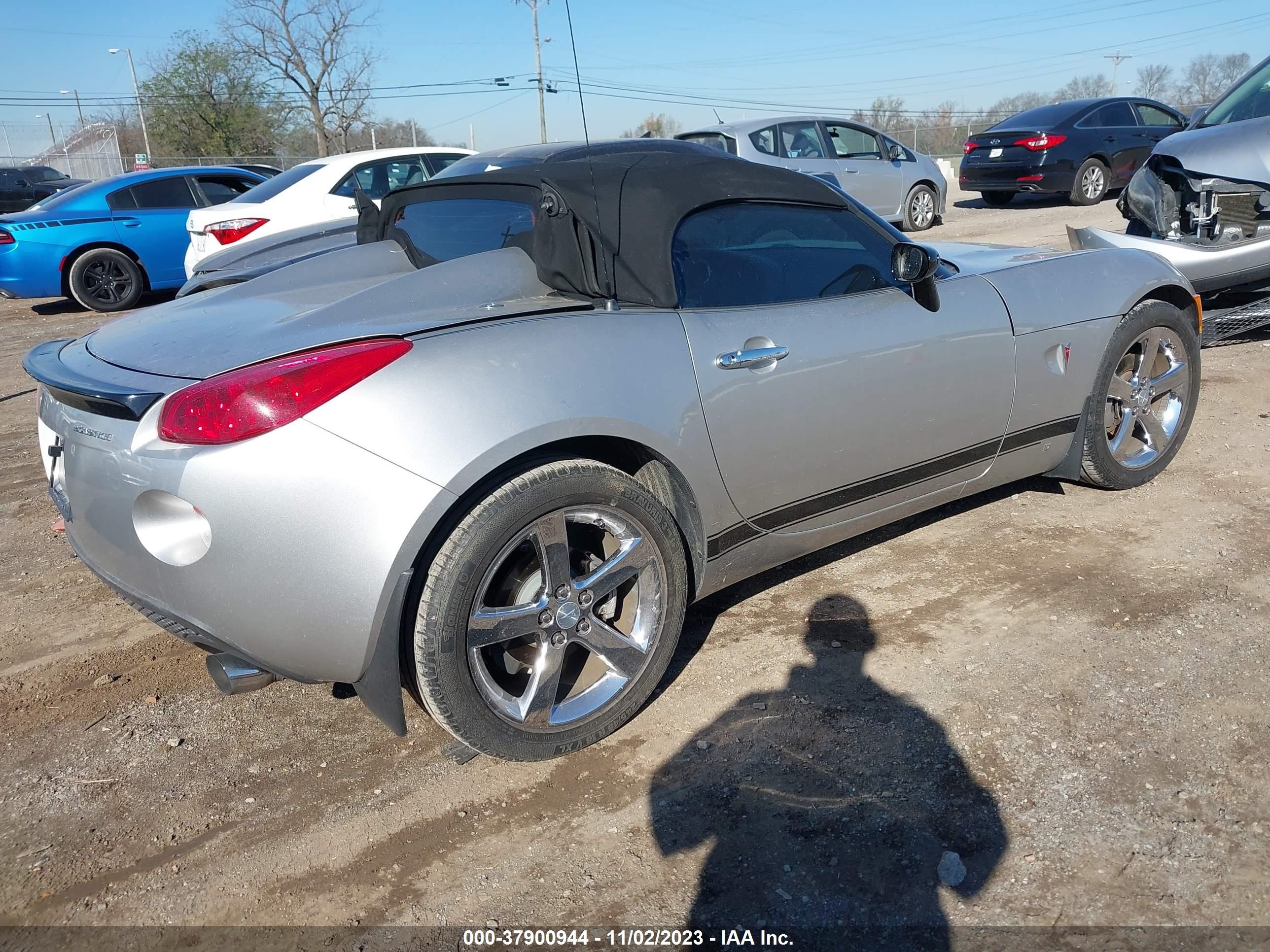 Photo 3 VIN: 1G2MB35B77Y132244 - PONTIAC SOLSTICE 