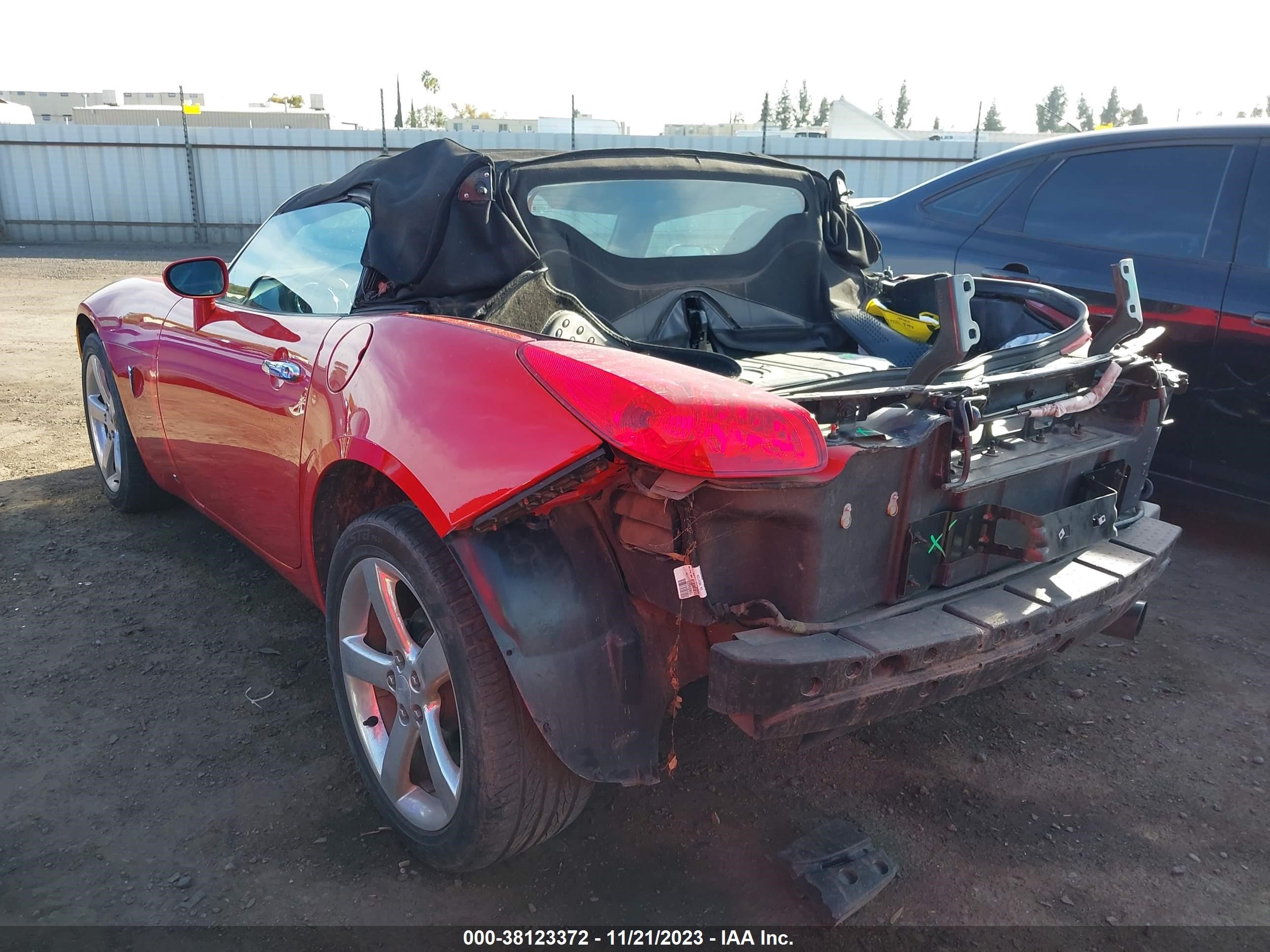 Photo 2 VIN: 1G2MB35BX7Y108973 - PONTIAC SOLSTICE 