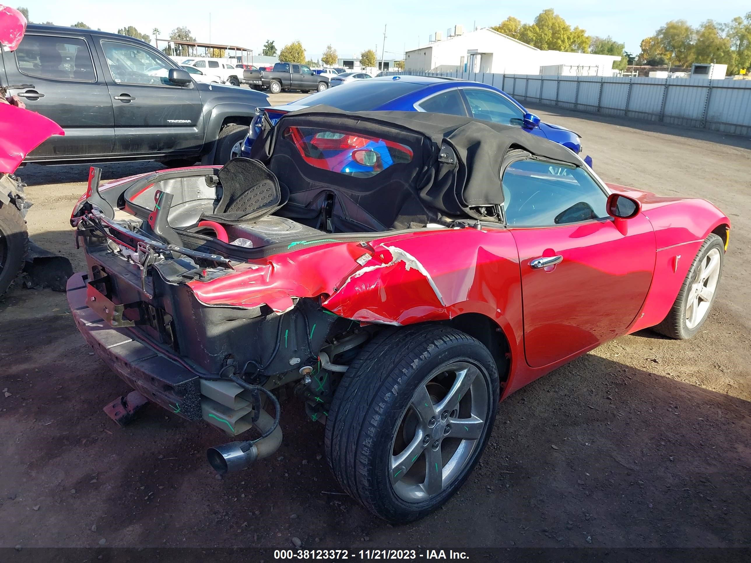 Photo 3 VIN: 1G2MB35BX7Y108973 - PONTIAC SOLSTICE 