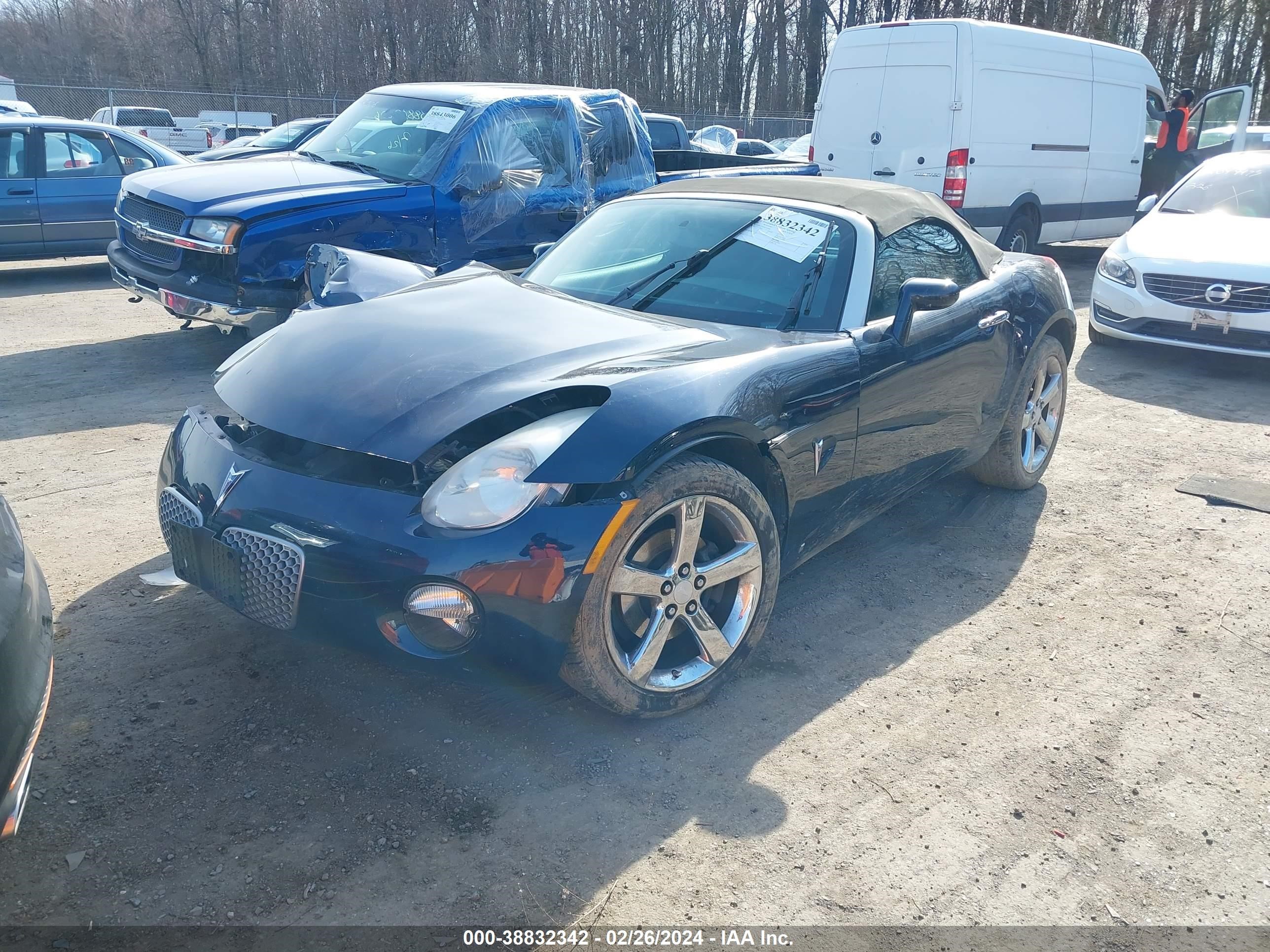 Photo 1 VIN: 1G2MC35B38Y124768 - PONTIAC SOLSTICE 