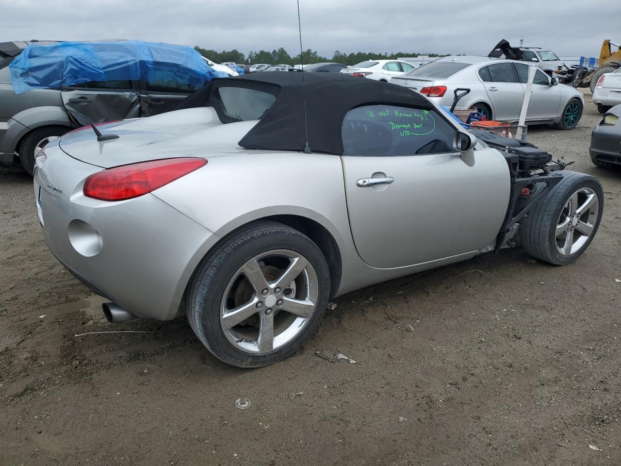 Photo 2 VIN: 1G2MC35B58Y123475 - PONTIAC SOLSTICE 