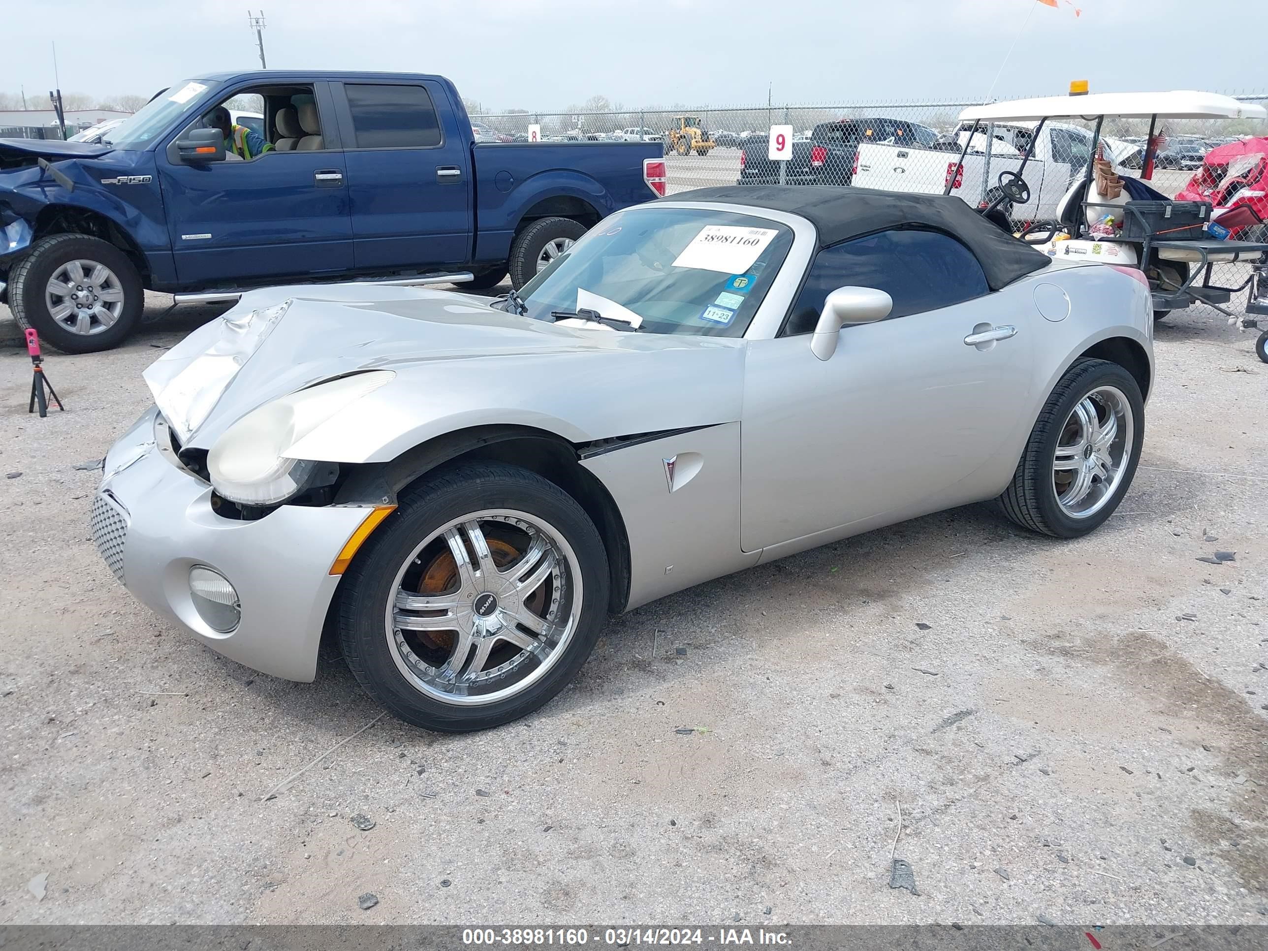 Photo 1 VIN: 1G2MC35B68Y110797 - PONTIAC SOLSTICE 