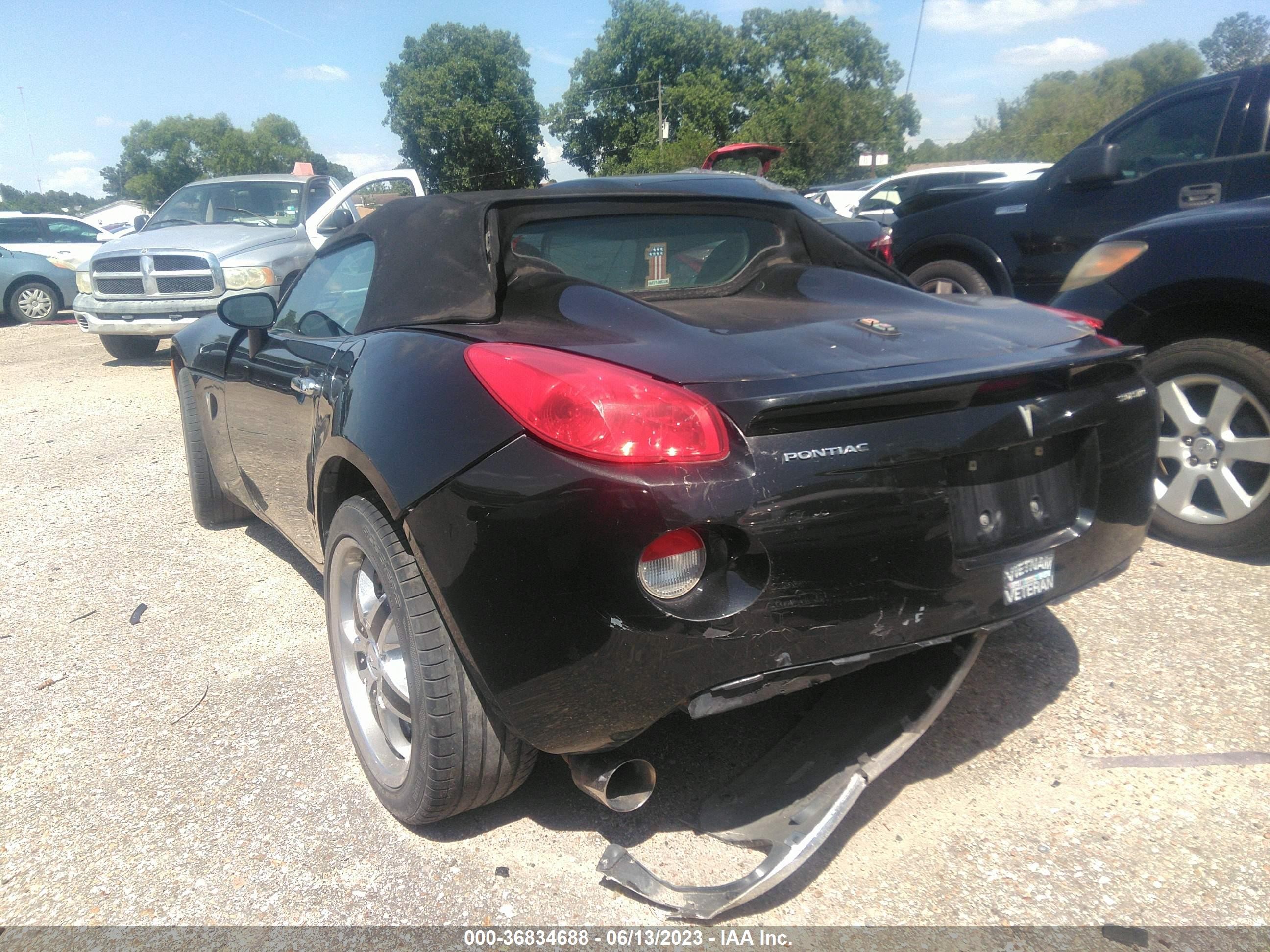 Photo 2 VIN: 1G2MC35B88Y127245 - PONTIAC SOLSTICE 