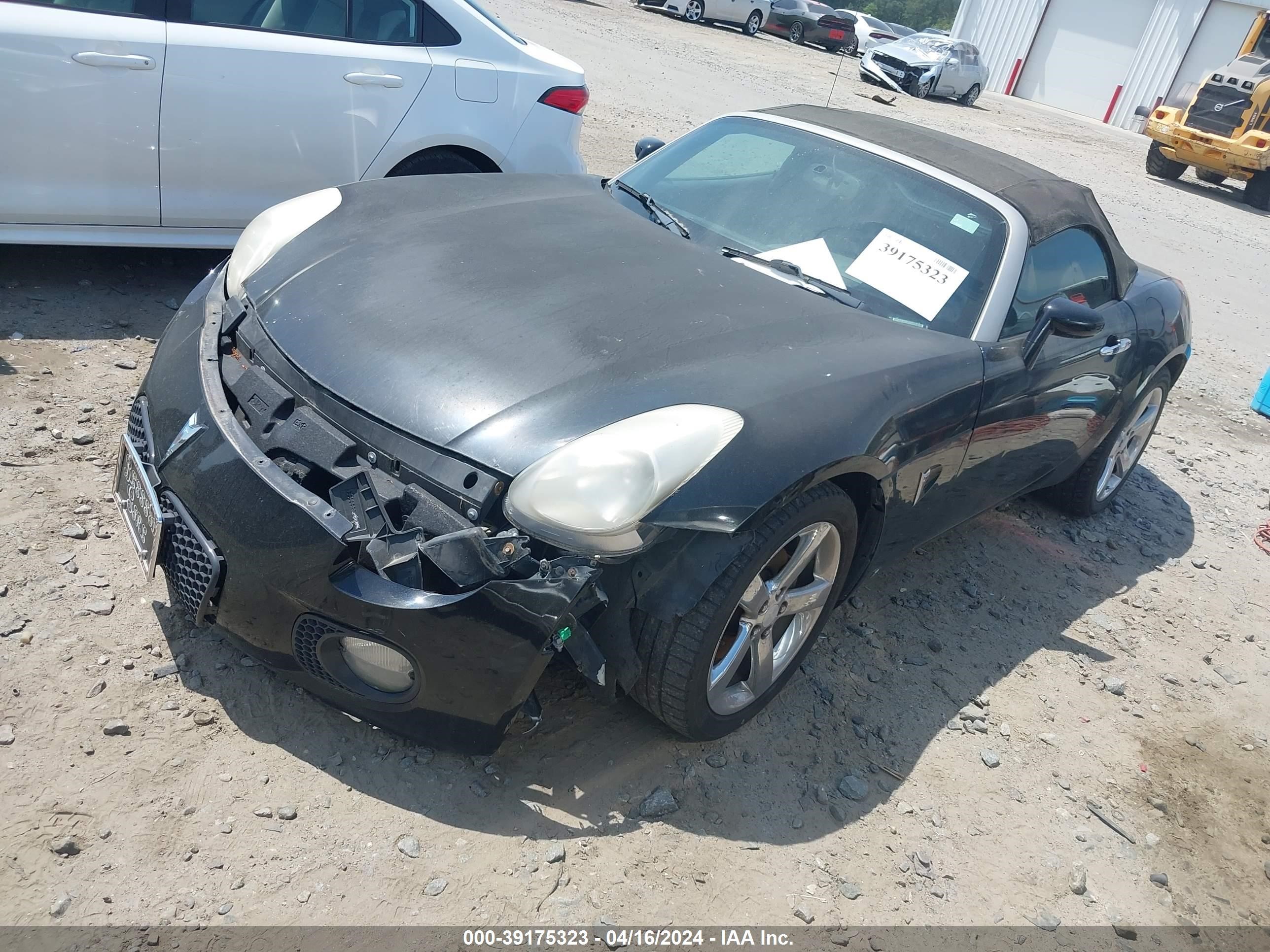 Photo 1 VIN: 1G2MF35X28Y125767 - PONTIAC SOLSTICE 