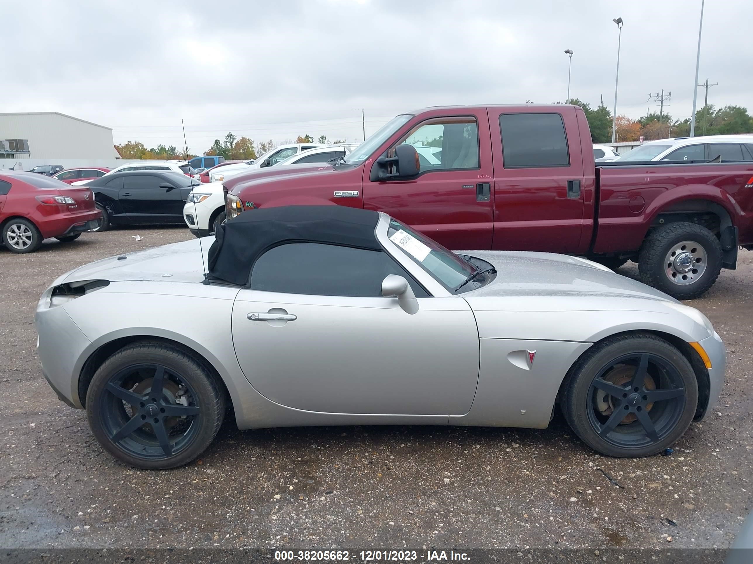 Photo 12 VIN: 1G2MG35X37Y120220 - PONTIAC SOLSTICE 