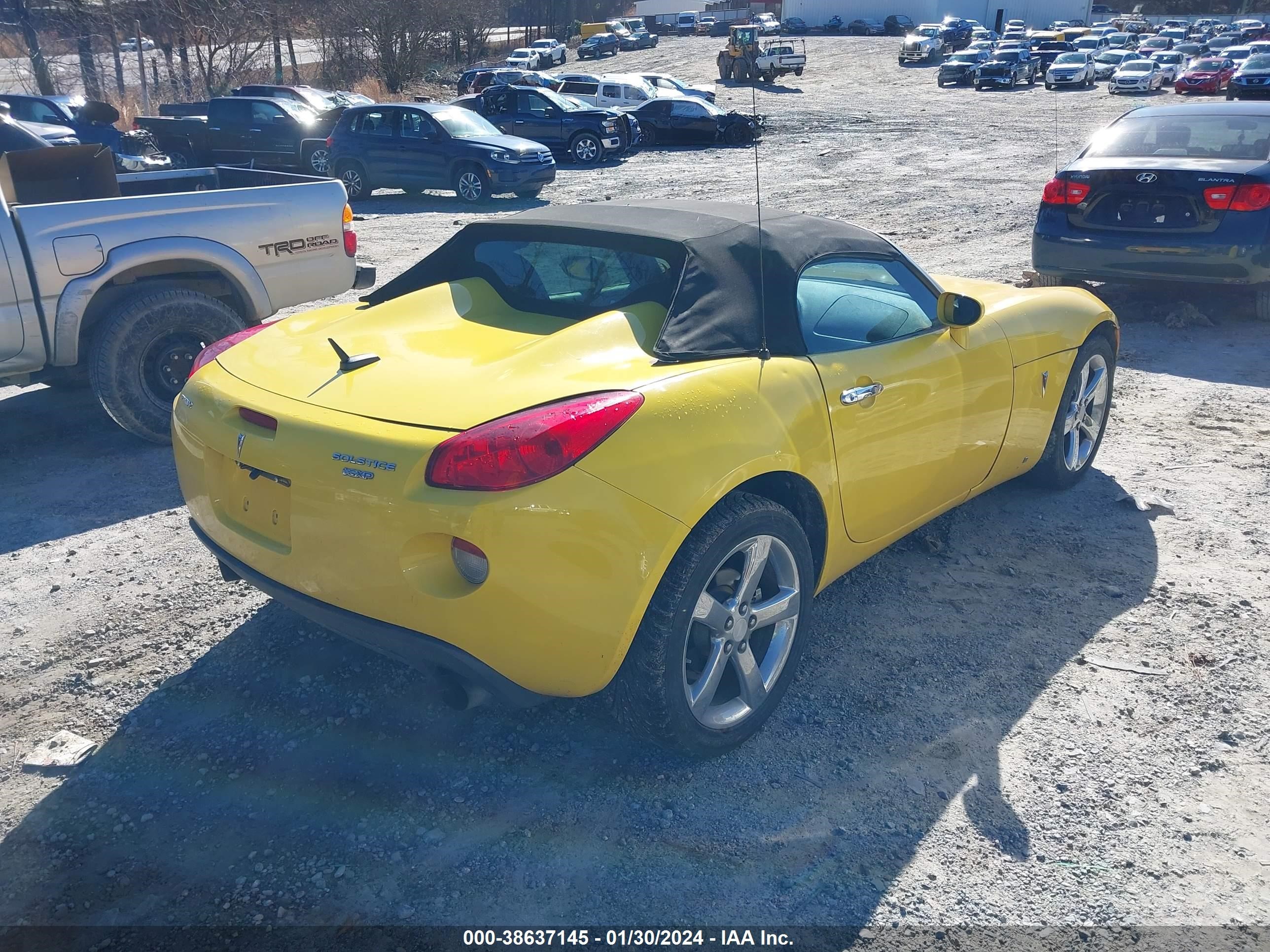 Photo 3 VIN: 1G2MG35X78Y102787 - PONTIAC SOLSTICE 