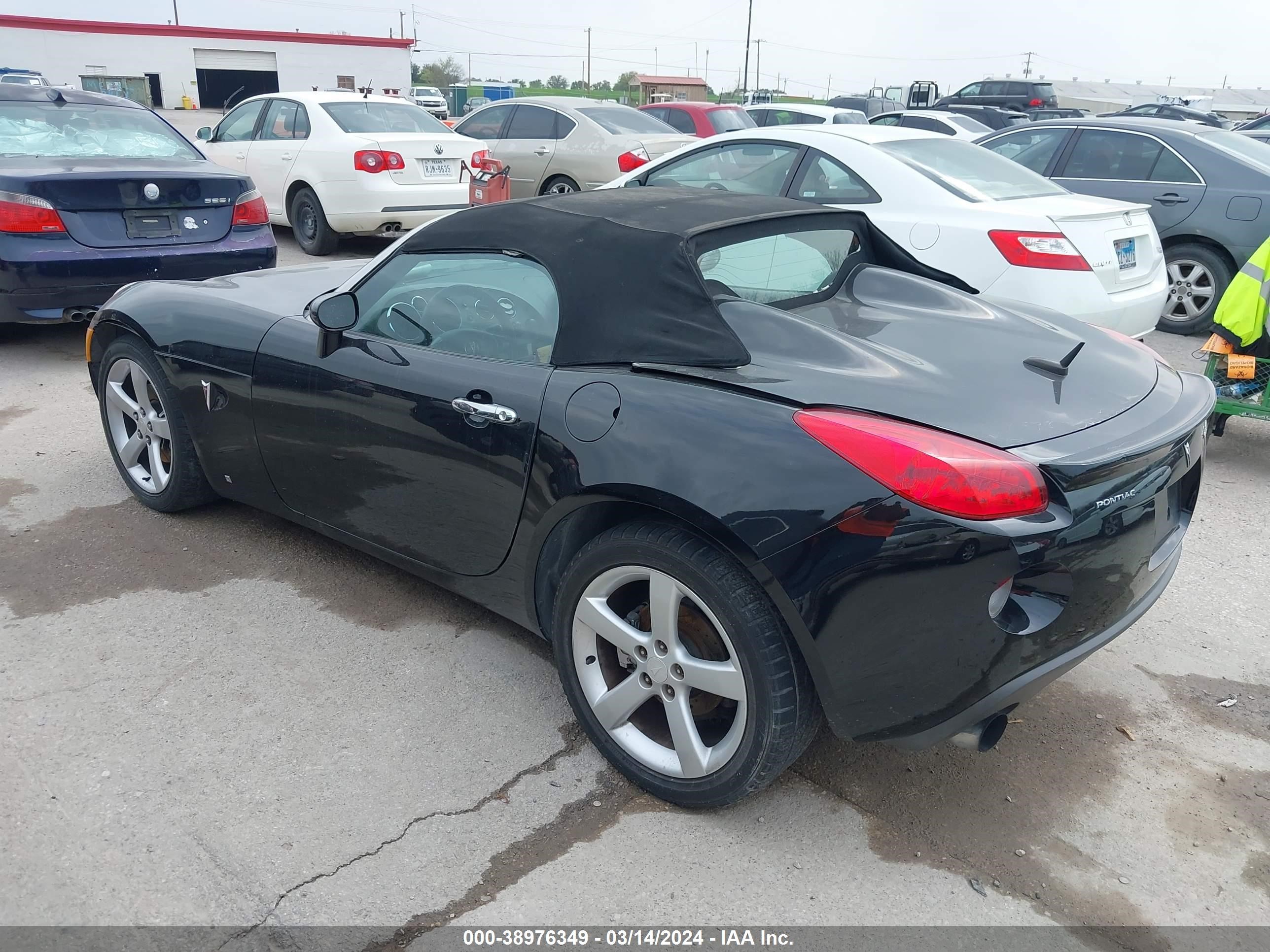 Photo 2 VIN: 1G2MG35XX7Y124801 - PONTIAC SOLSTICE 