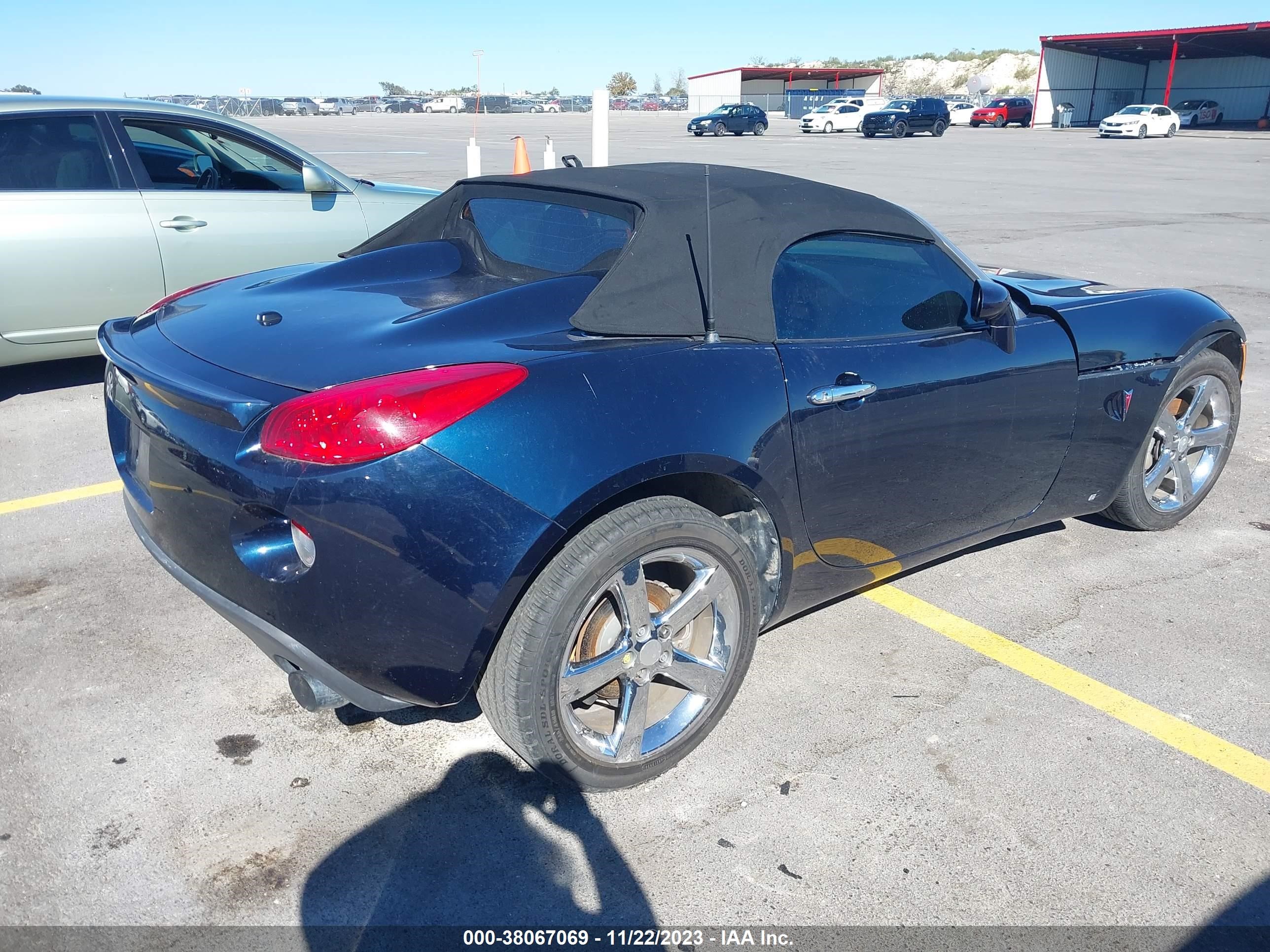 Photo 3 VIN: 1G2MG35XX7Y139816 - PONTIAC SOLSTICE 