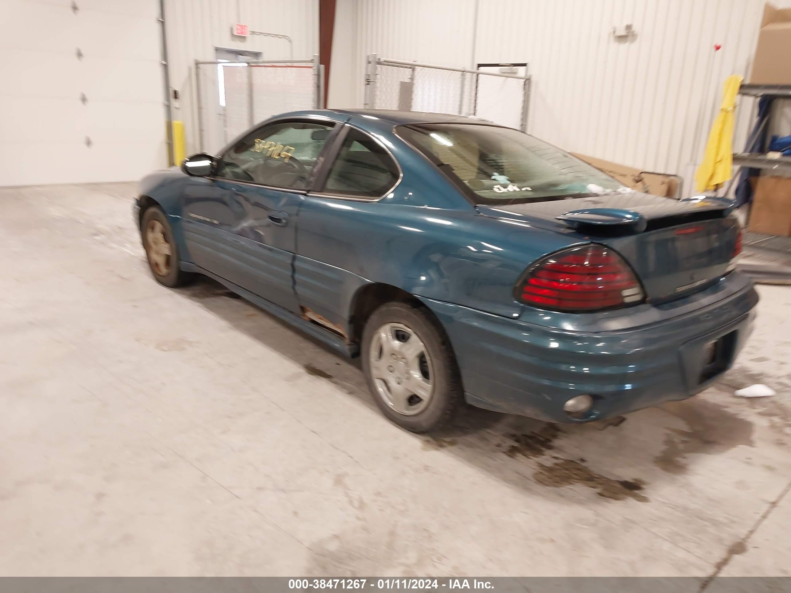 Photo 2 VIN: 1G2NE12F32C199680 - PONTIAC GRAND AM 