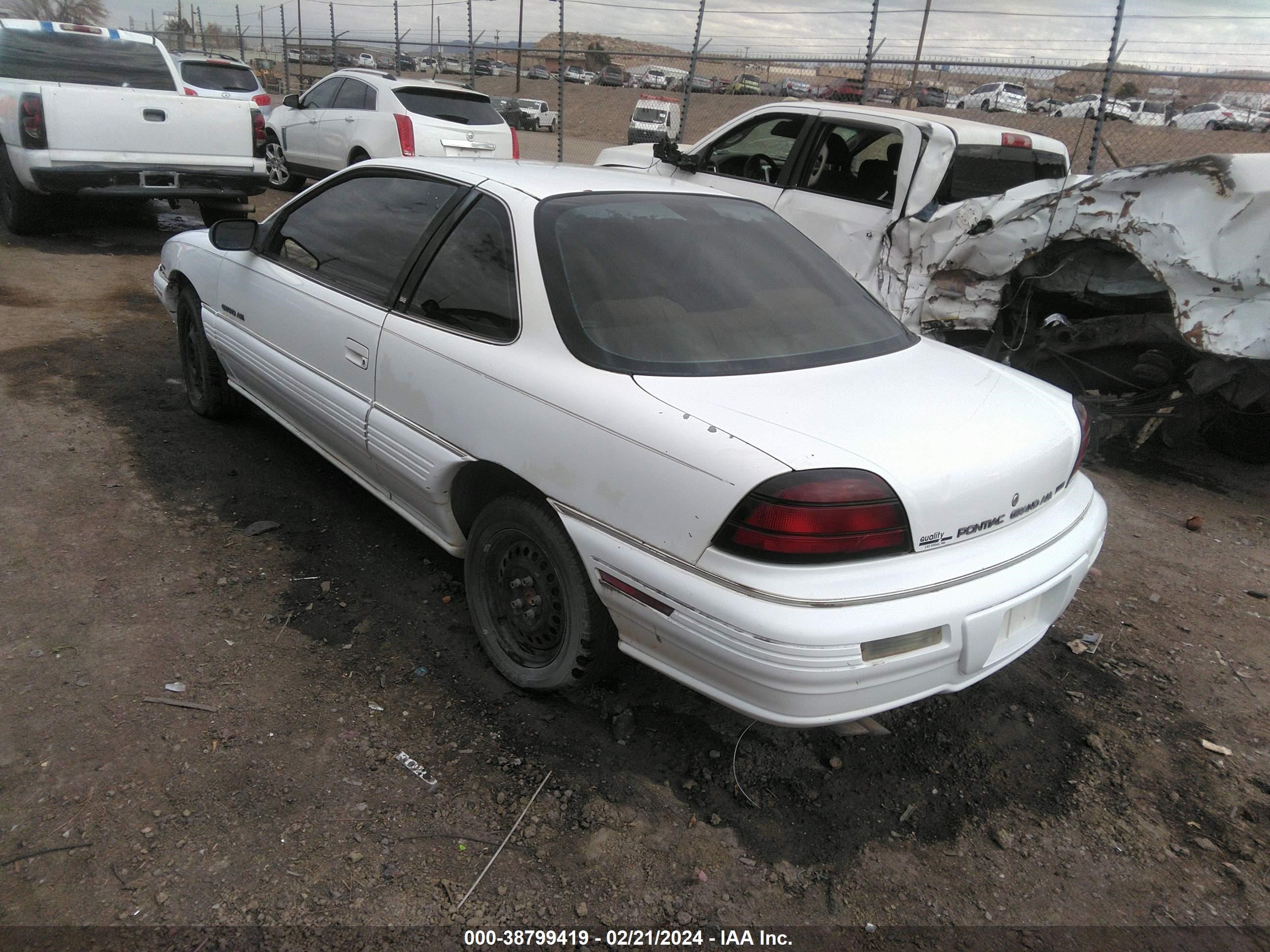 Photo 2 VIN: 1G2NE15D3SM561995 - PONTIAC GRAND AM 