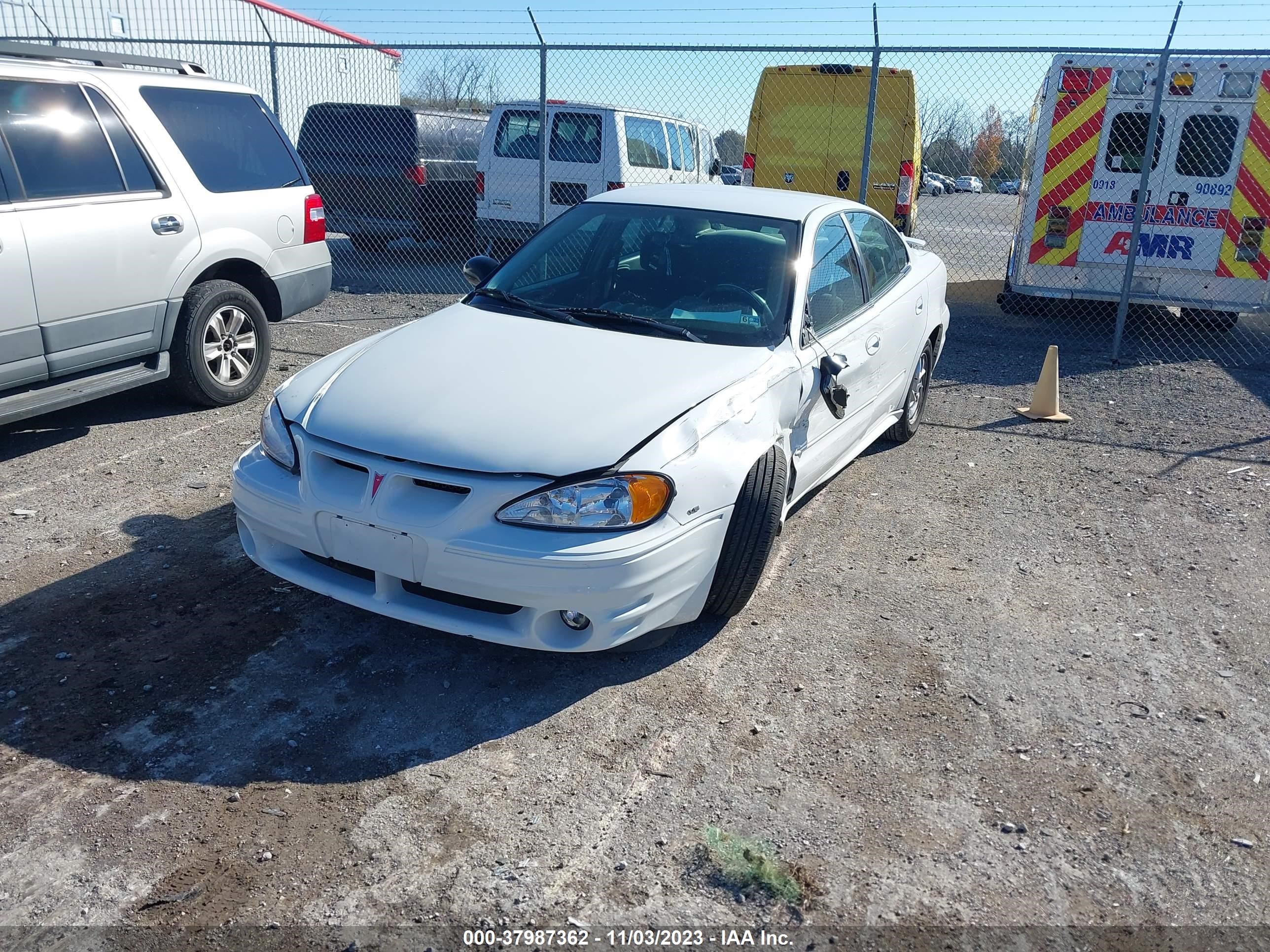 Photo 1 VIN: 1G2NE52E35M174601 - PONTIAC GRAND AM 