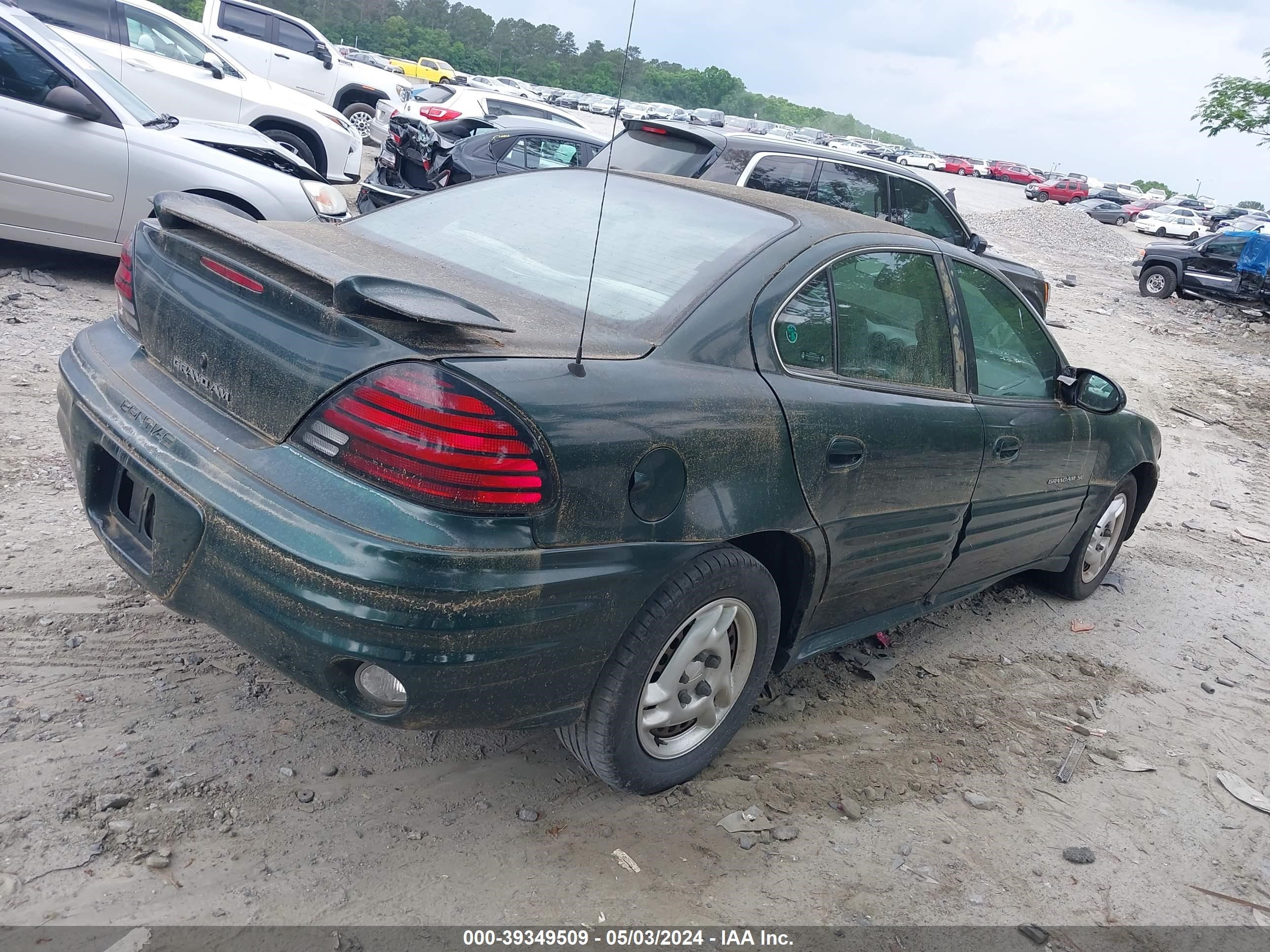 Photo 3 VIN: 1G2NE52F82C222135 - PONTIAC GRAND AM 