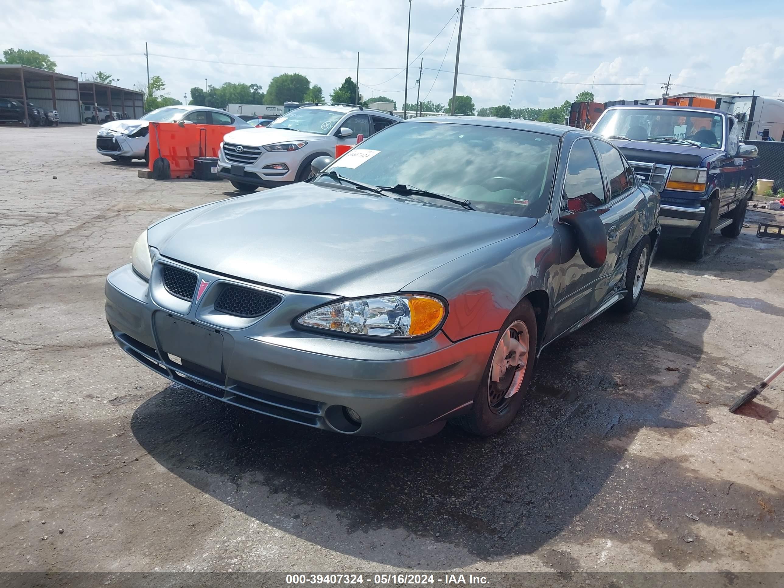 Photo 1 VIN: 1G2NE52F95M249570 - PONTIAC GRAND AM 