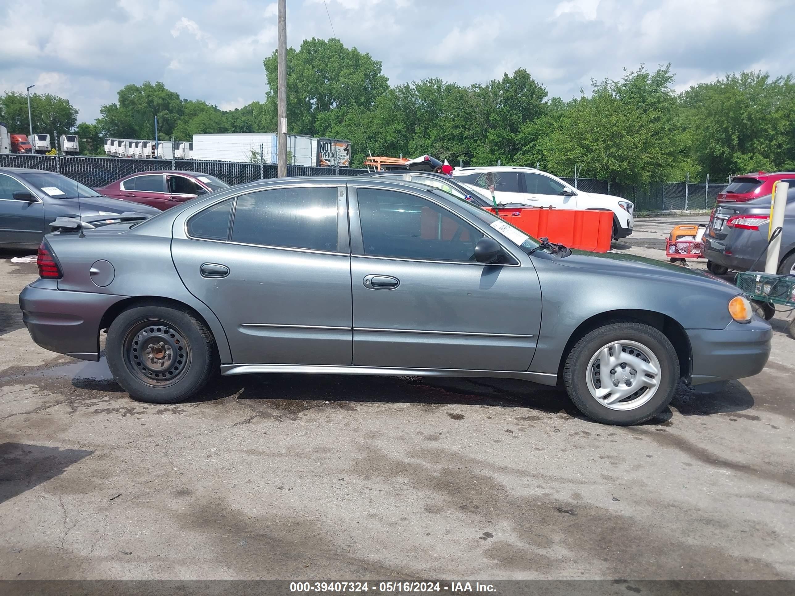 Photo 12 VIN: 1G2NE52F95M249570 - PONTIAC GRAND AM 