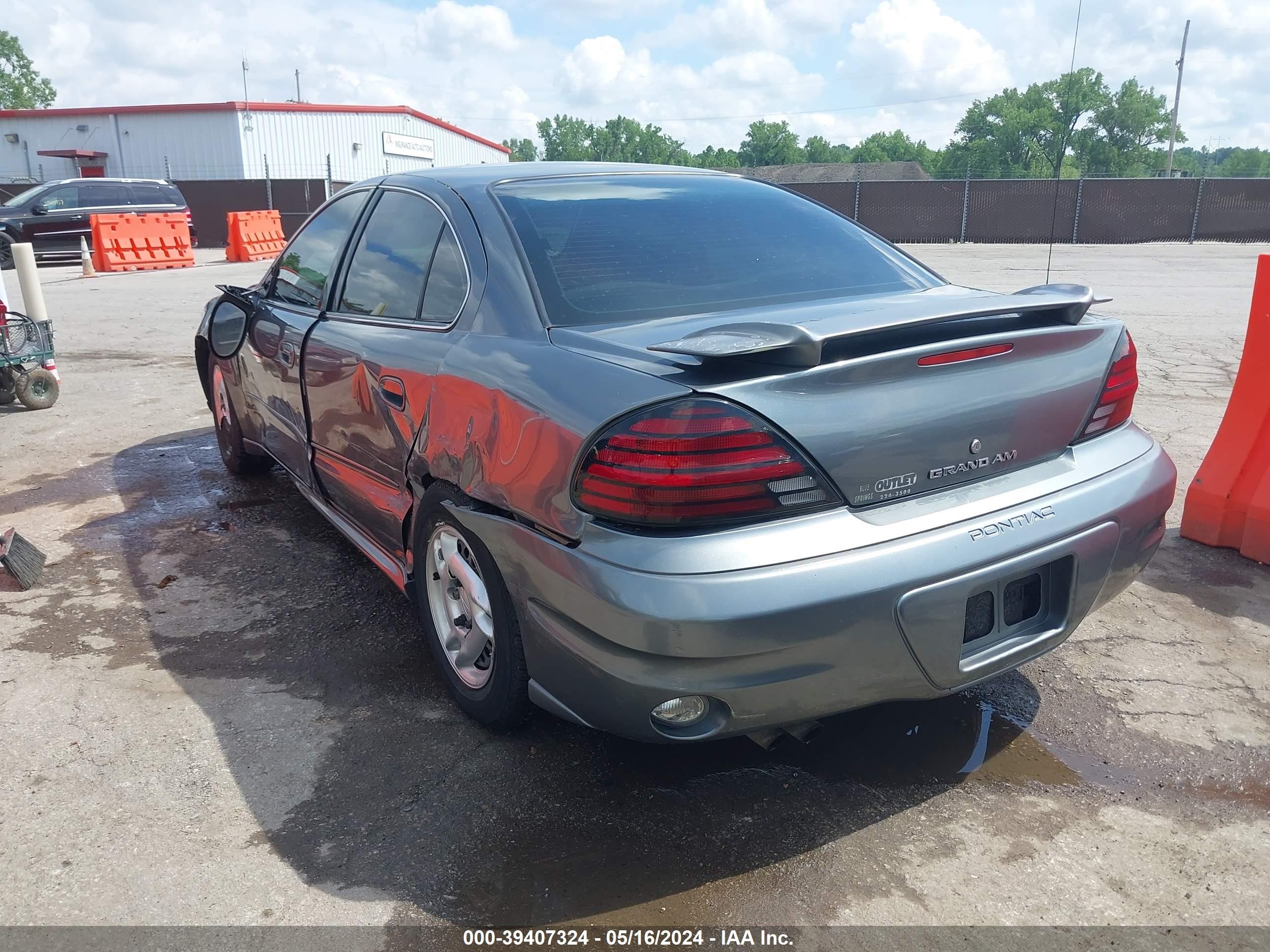 Photo 2 VIN: 1G2NE52F95M249570 - PONTIAC GRAND AM 