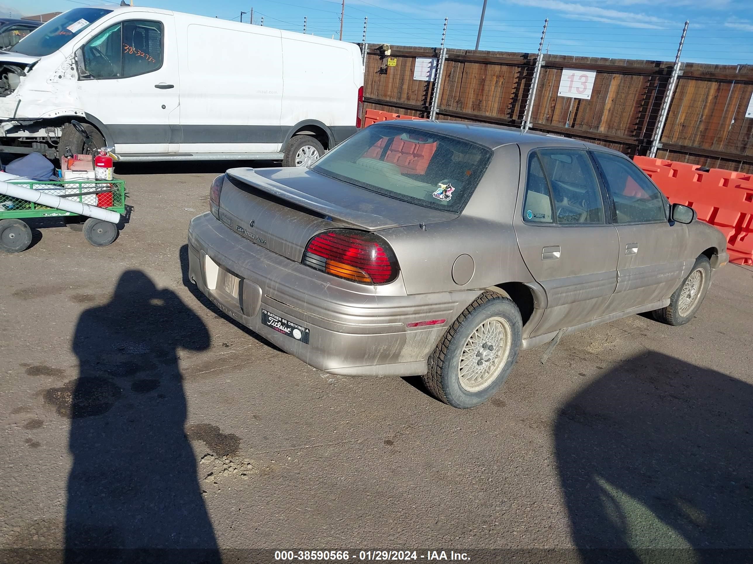 Photo 3 VIN: 1G2NE52M1VC709602 - PONTIAC GRAND AM 