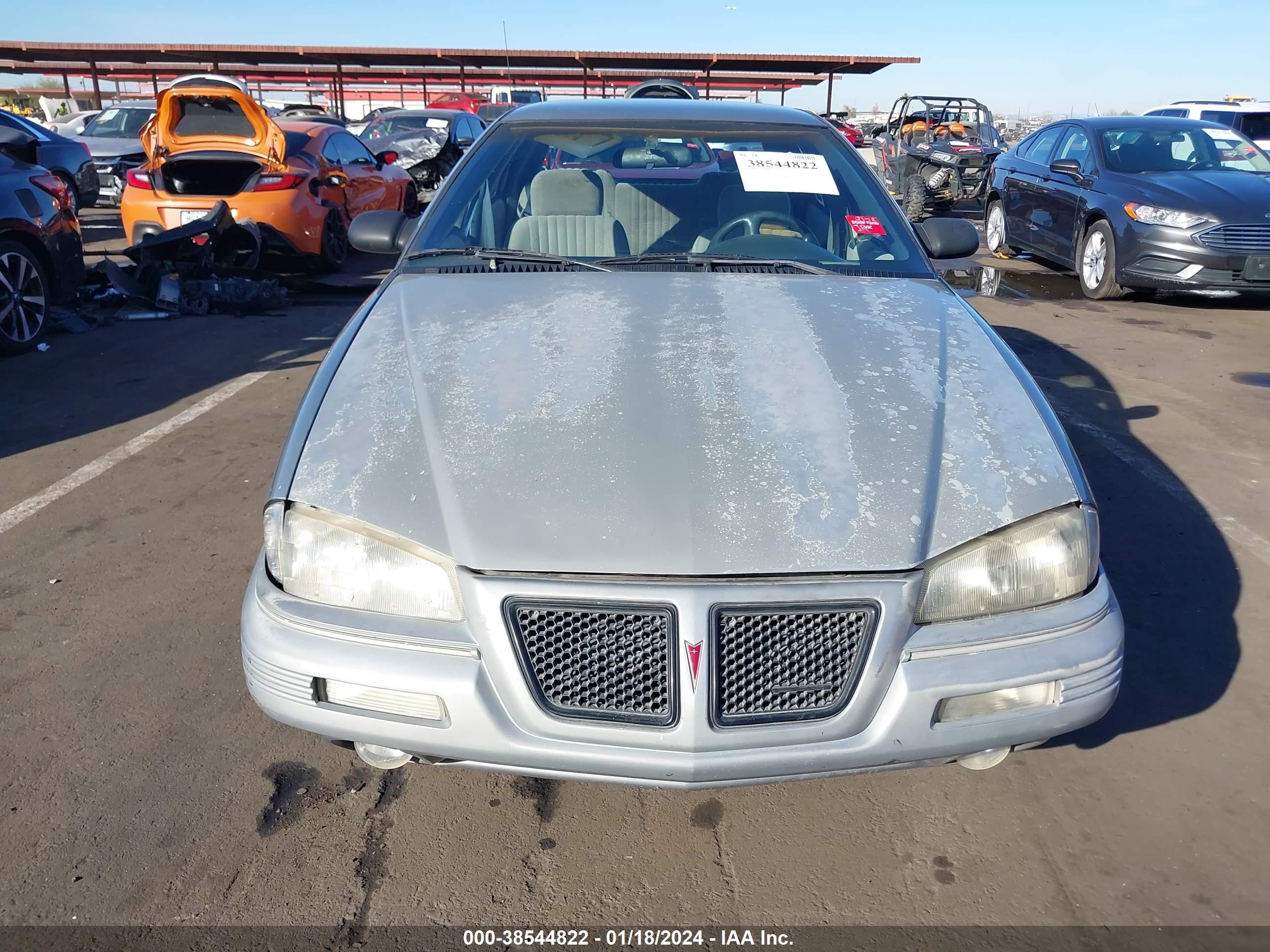 Photo 11 VIN: 1G2NE5536RC756343 - PONTIAC GRAND AM 