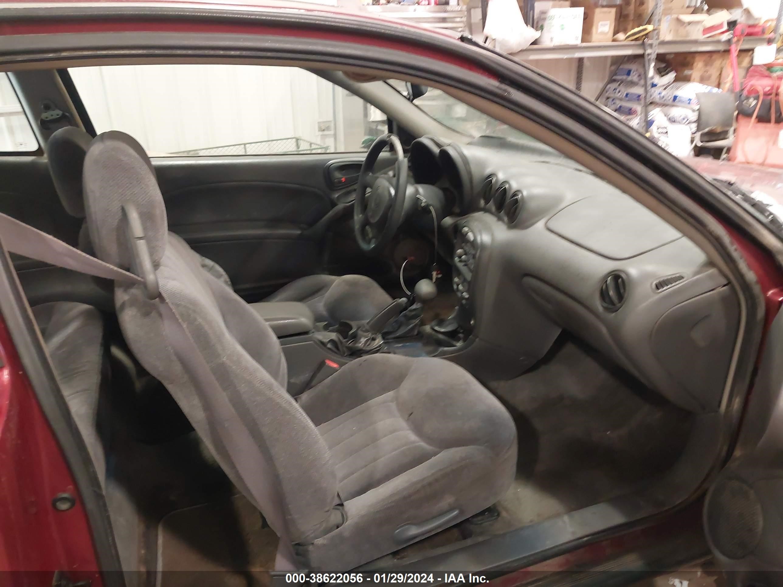 Photo 4 VIN: 1G2NF12E3YM813070 - PONTIAC GRAND AM 