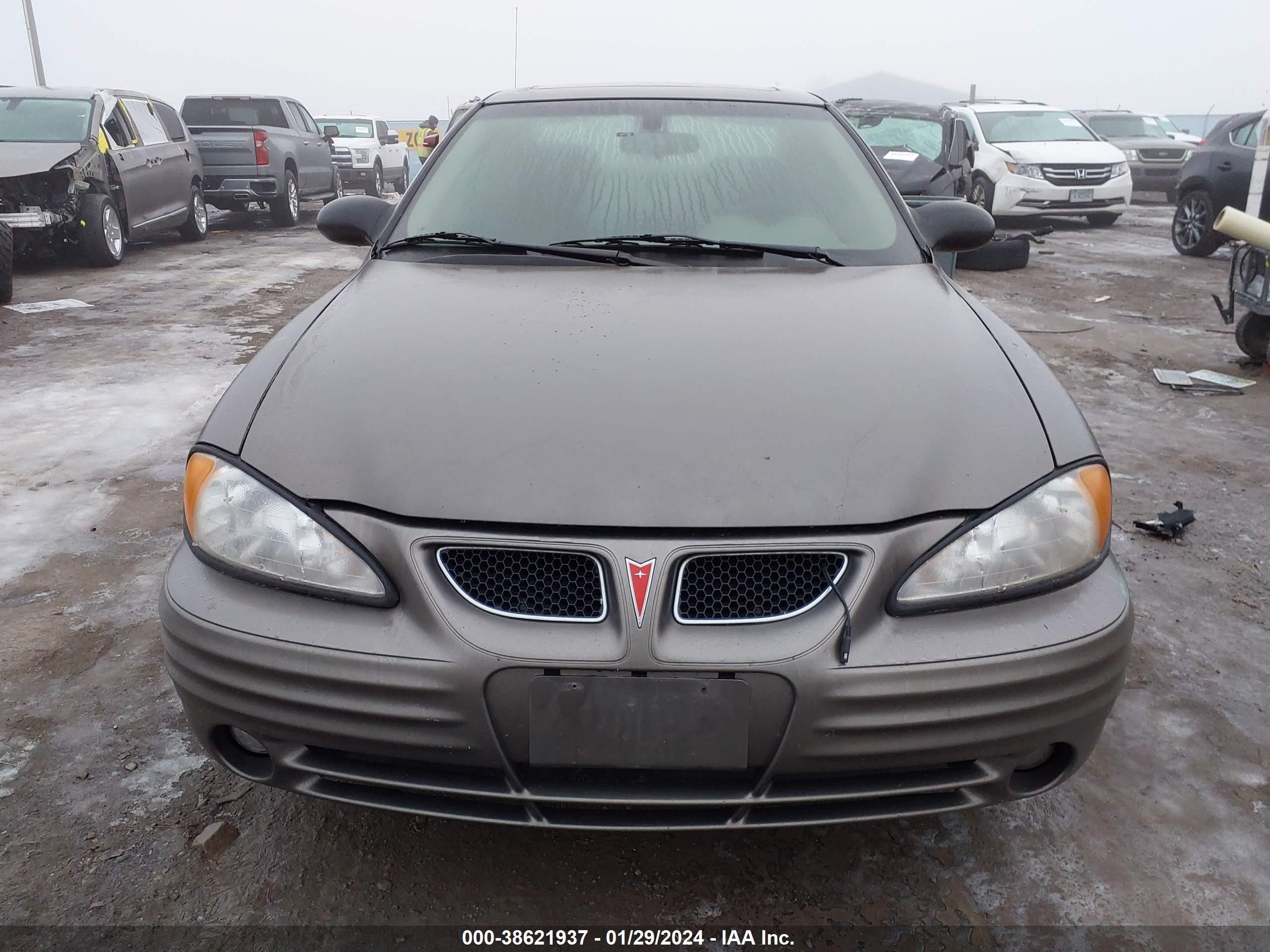 Photo 11 VIN: 1G2NF12F42C125715 - PONTIAC GRAND AM 