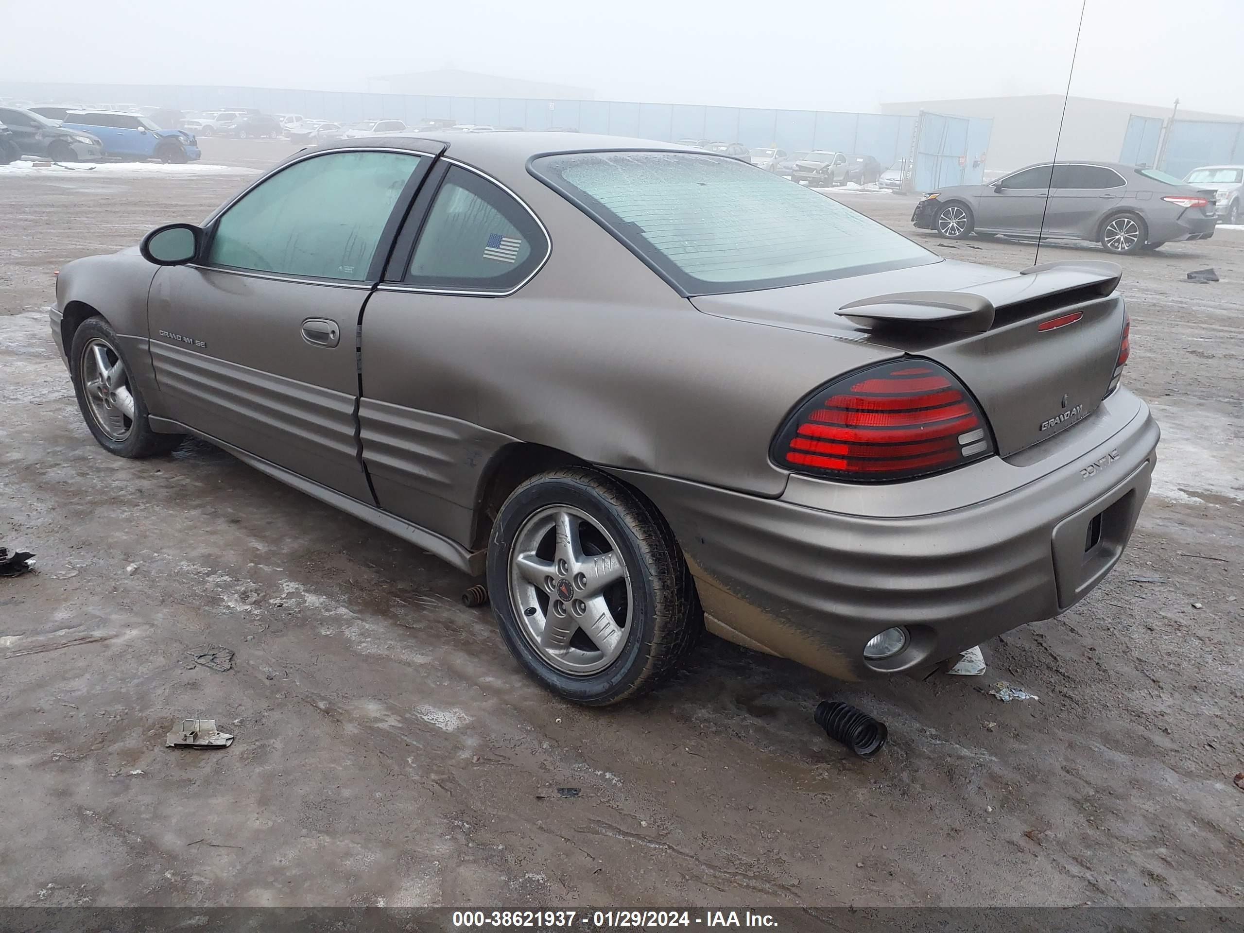 Photo 2 VIN: 1G2NF12F42C125715 - PONTIAC GRAND AM 