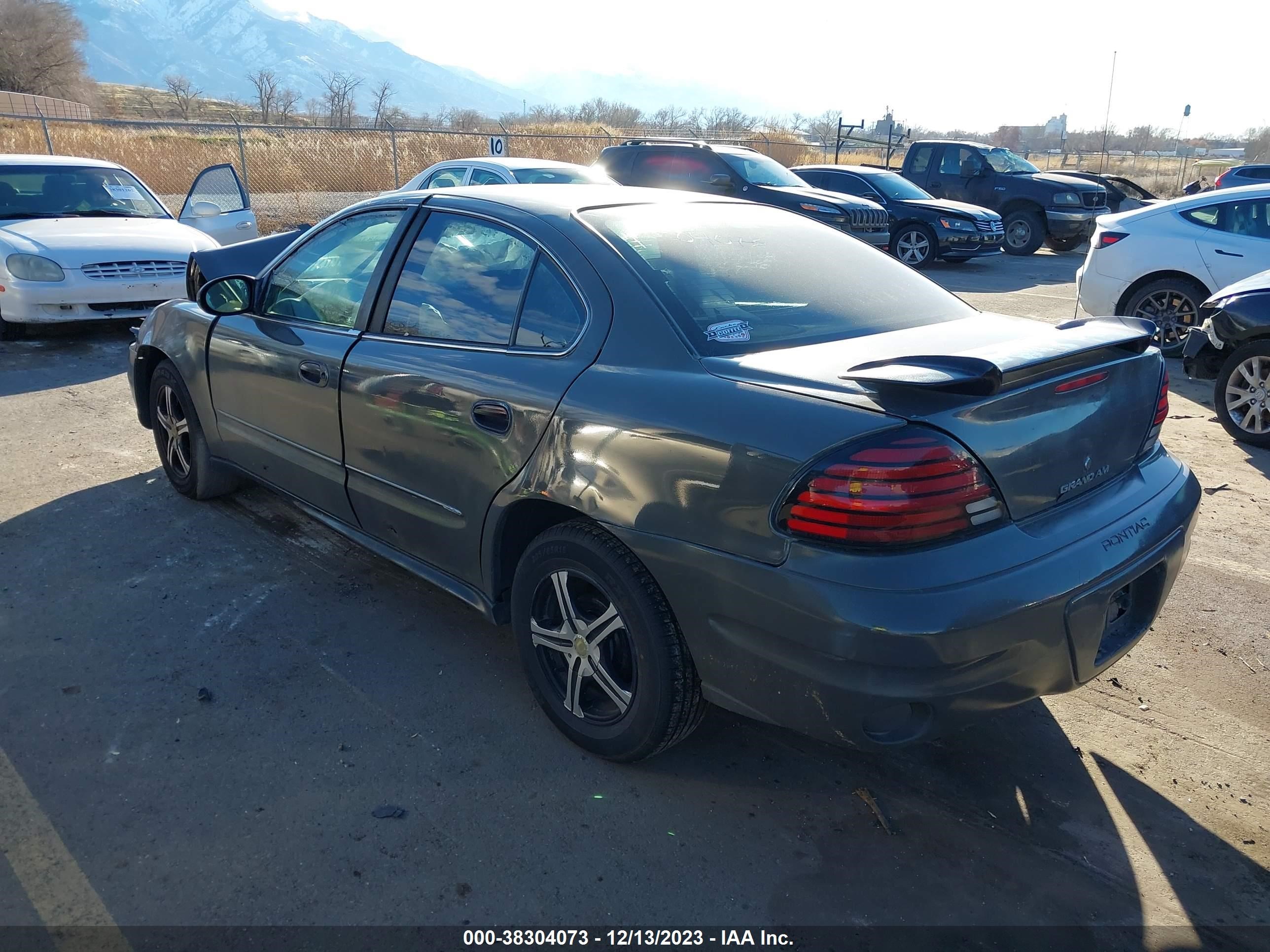 Photo 2 VIN: 1G2NF52E04M552370 - PONTIAC GRAND AM 